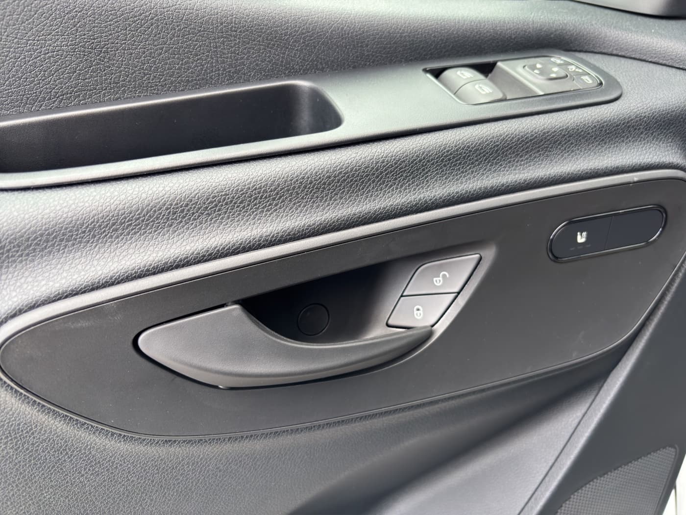 Mercedes-Benz Sprinter 317 CDI Kasten PRO Hochdach Lang Bild 15