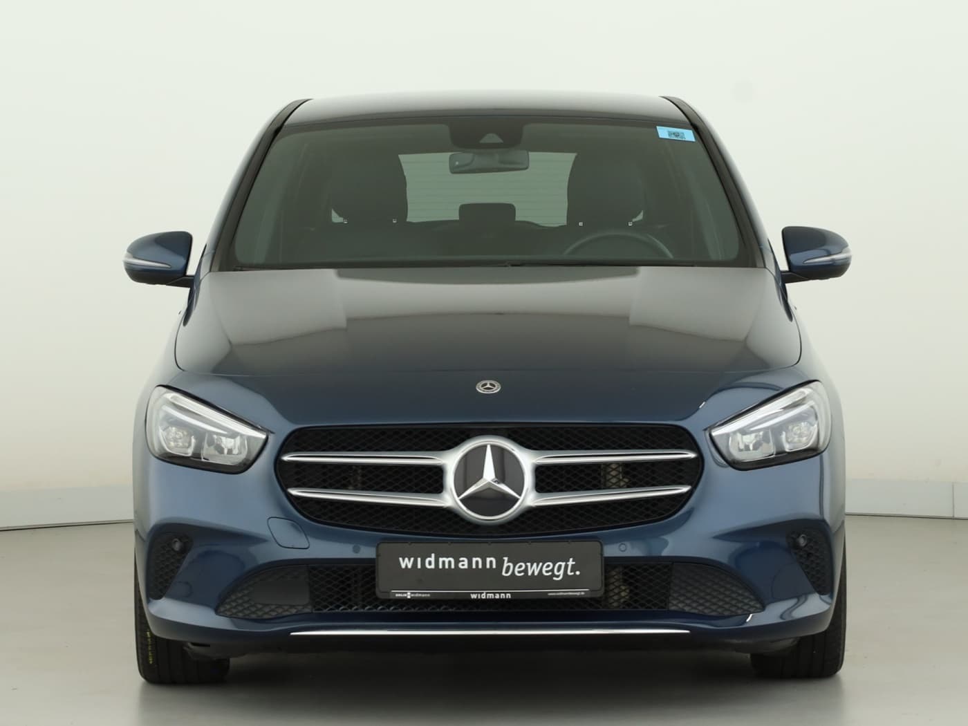 Mercedes-Benz B 220 4M Bild 3