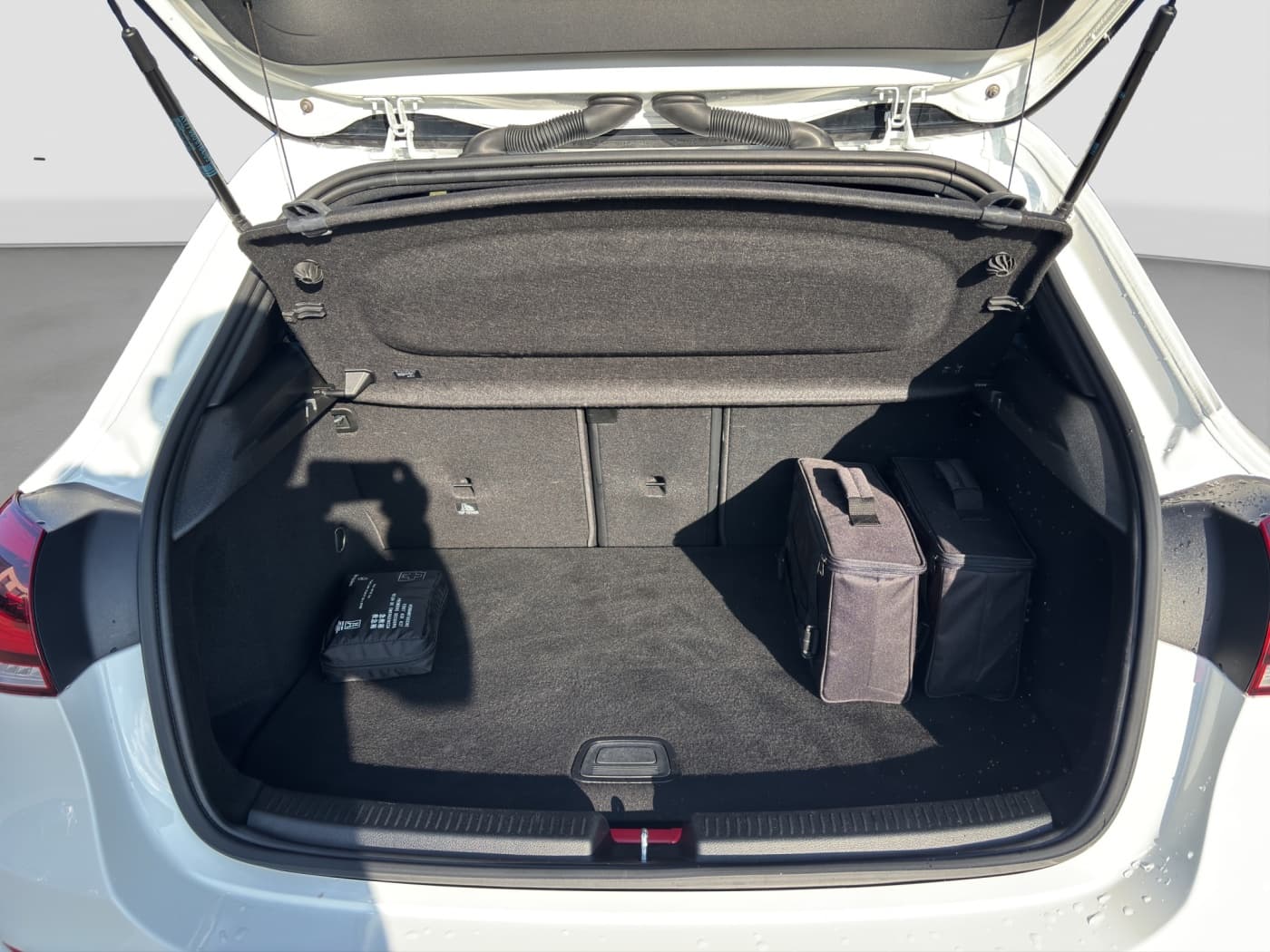 Mercedes-Benz A 250 e Bild 18