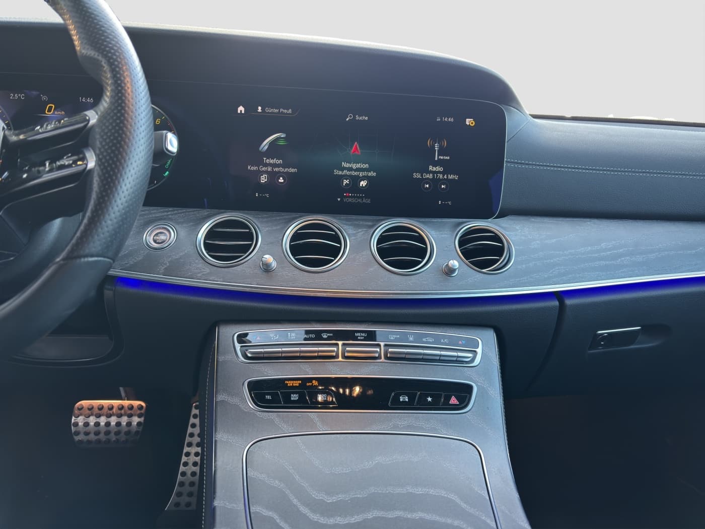 Mercedes-Benz E 300 e T Bild 12