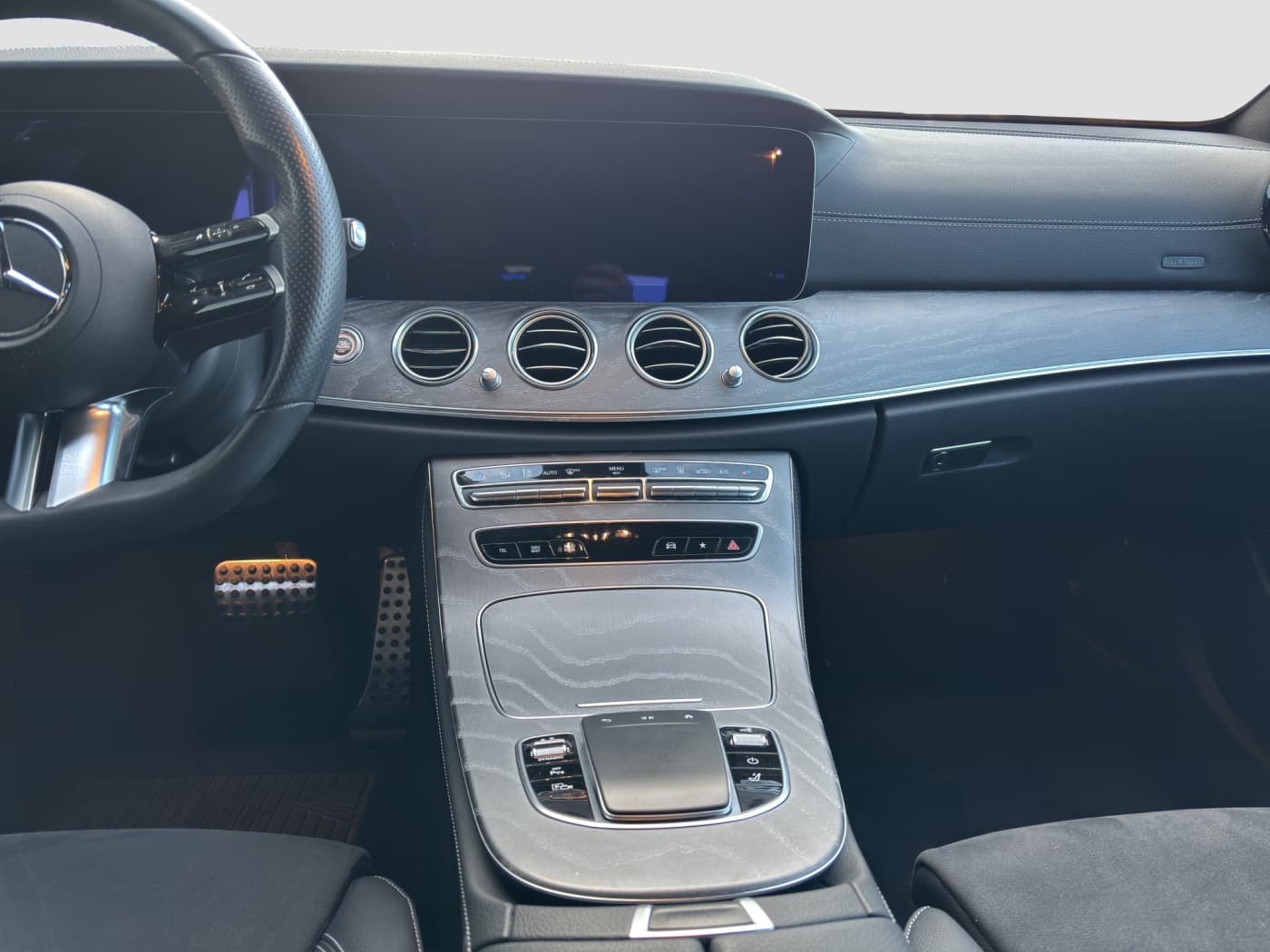 Mercedes-Benz E 300 e T Bild 13