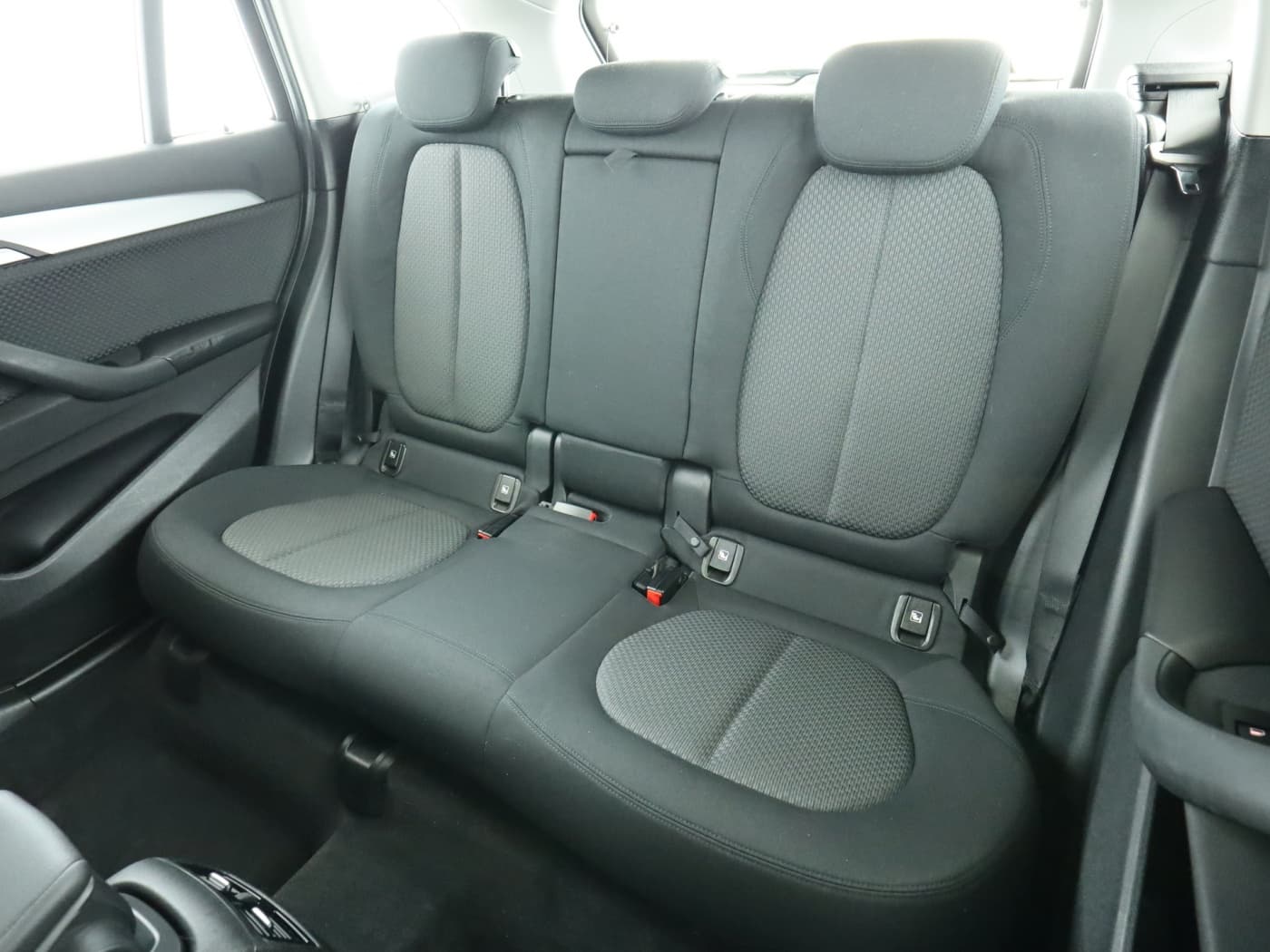 BMW X1 sDrive20i Advantage Bild 18
