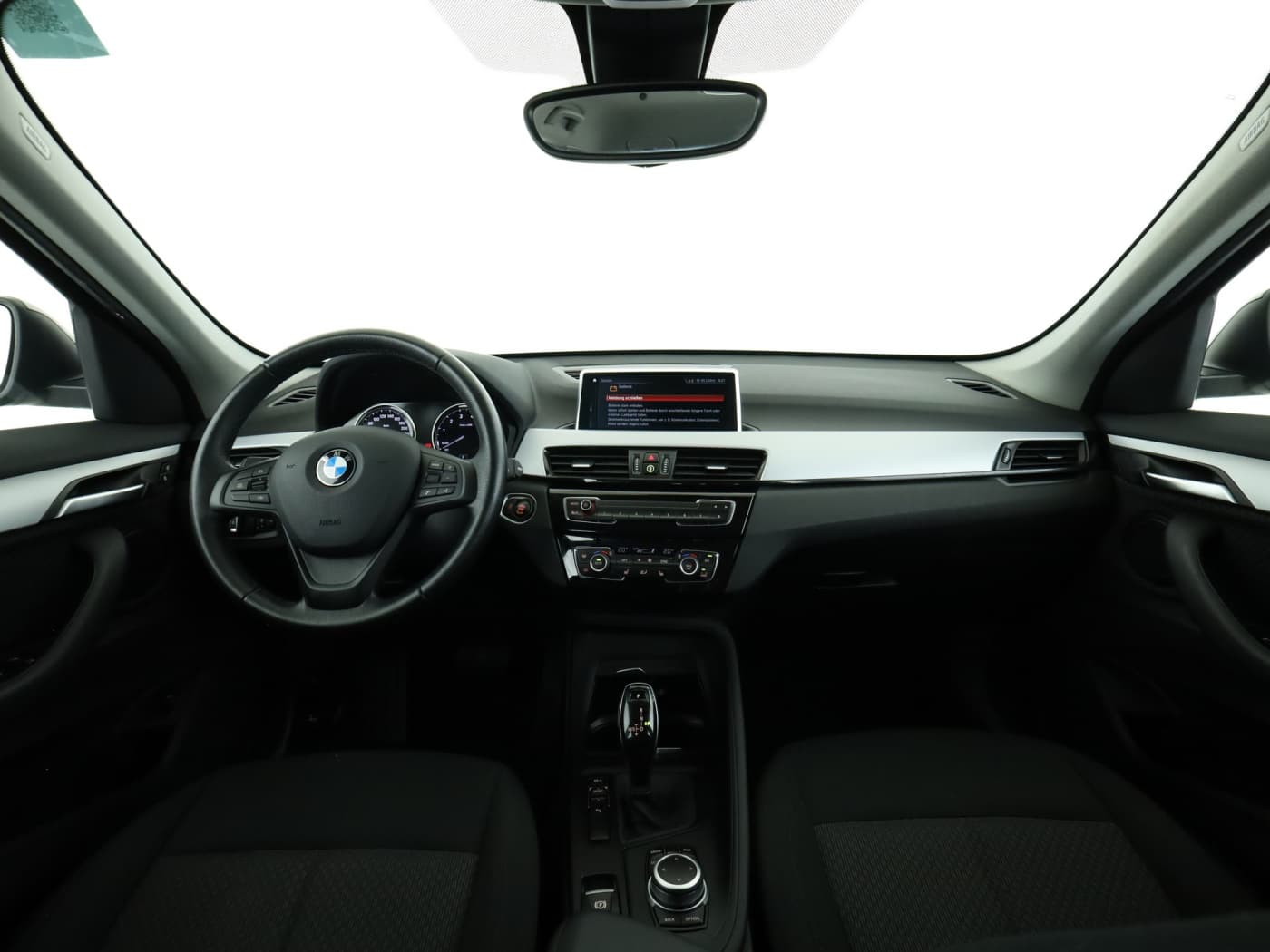 BMW X1 sDrive20i Advantage Bild 19