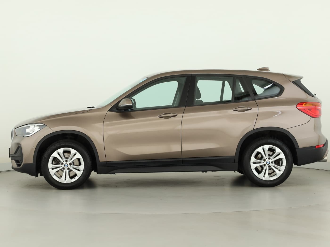 BMW X1 sDrive20i Advantage Bild 7