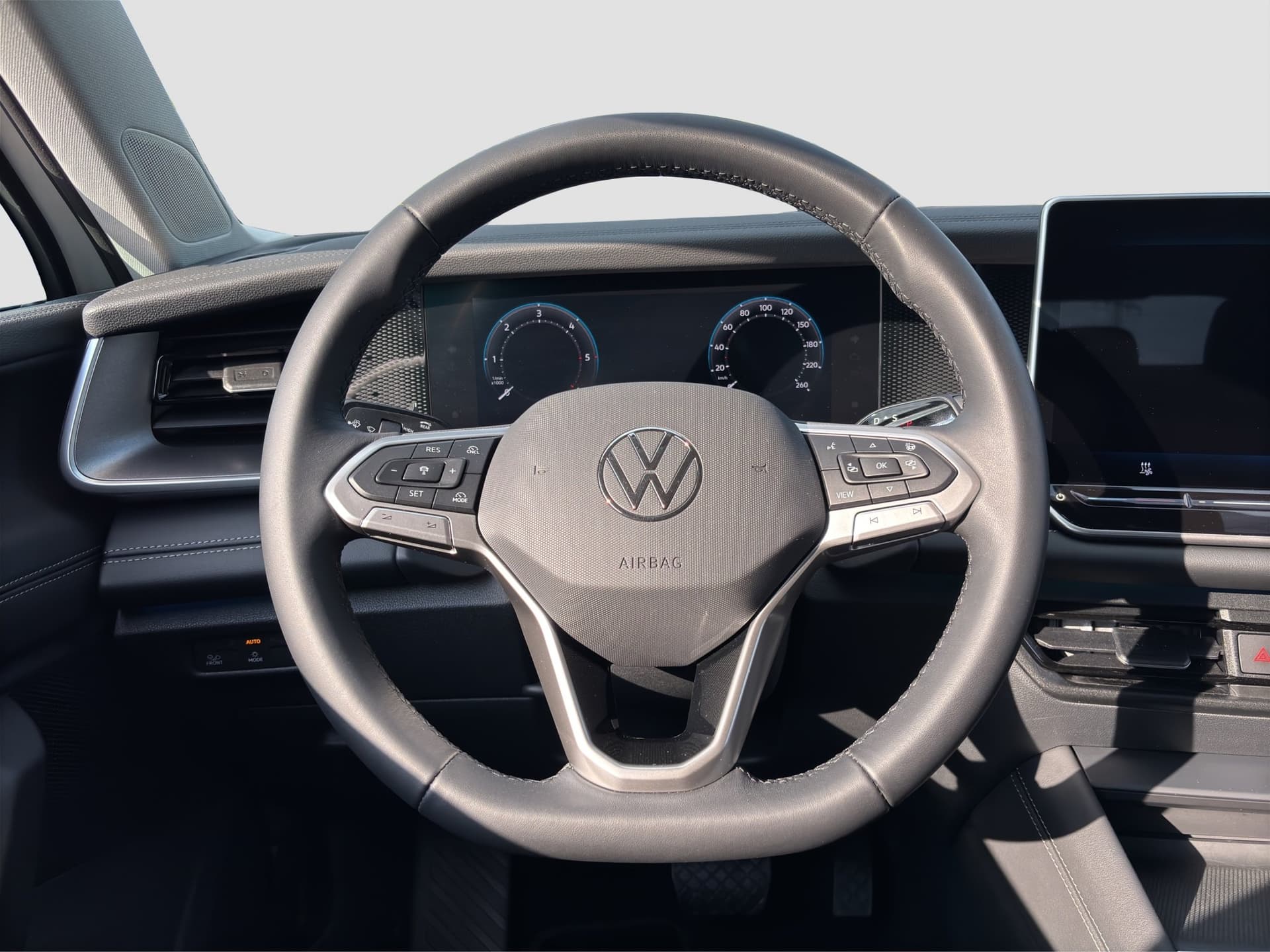 Volkswagen Tayron Life 2.0 TDI 150 PS DSG AHK STANDH. KAMERA NAVI ACC Bild 10