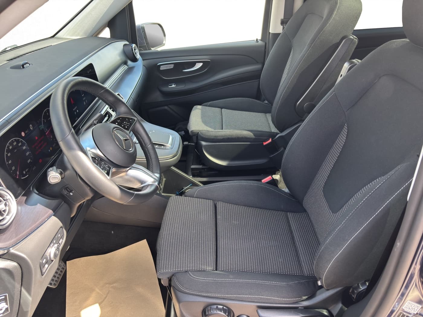Mercedes-Benz V 220 d Style lang Bild 13