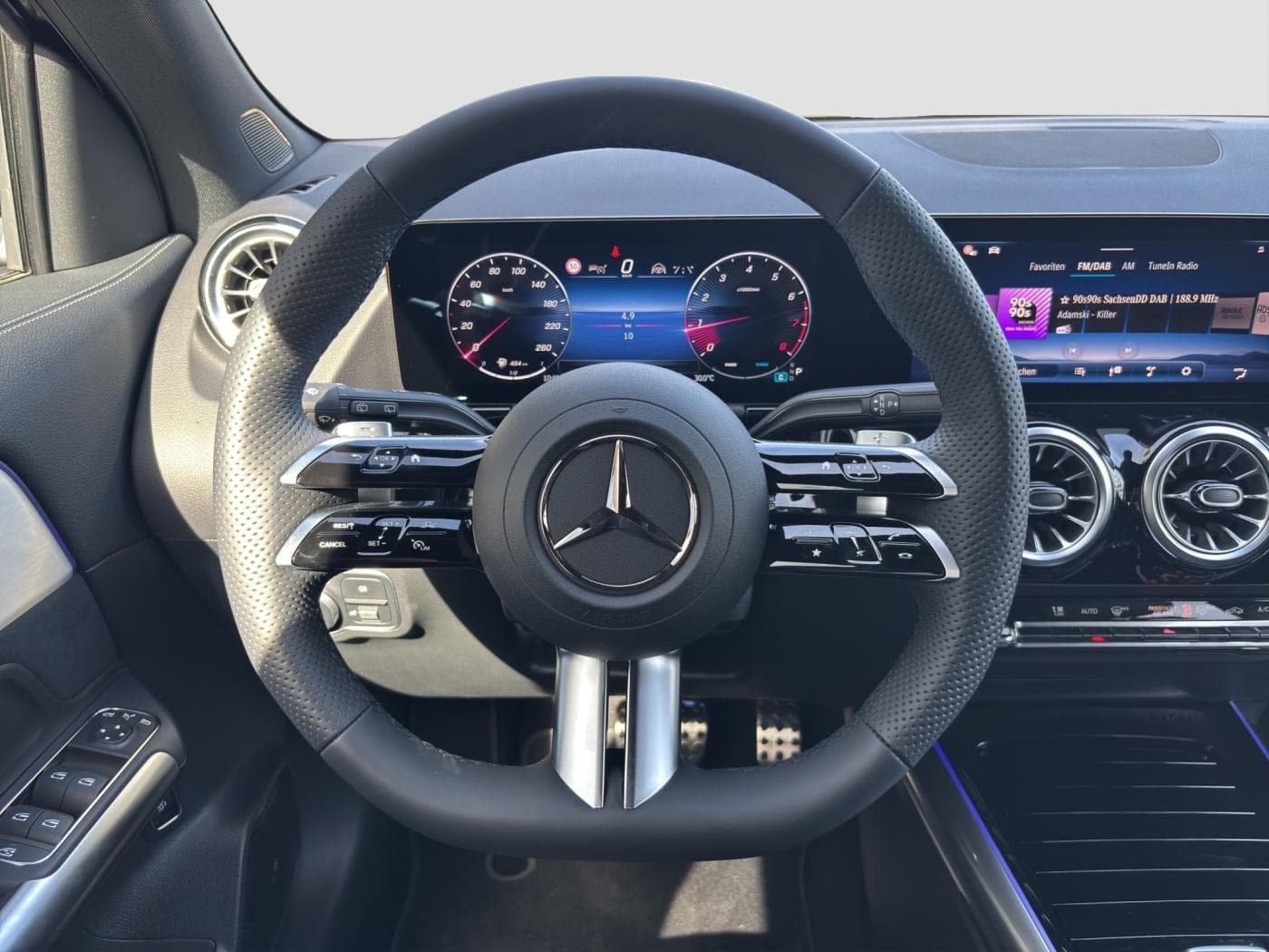 Mercedes-Benz GLA 180 Bild 10