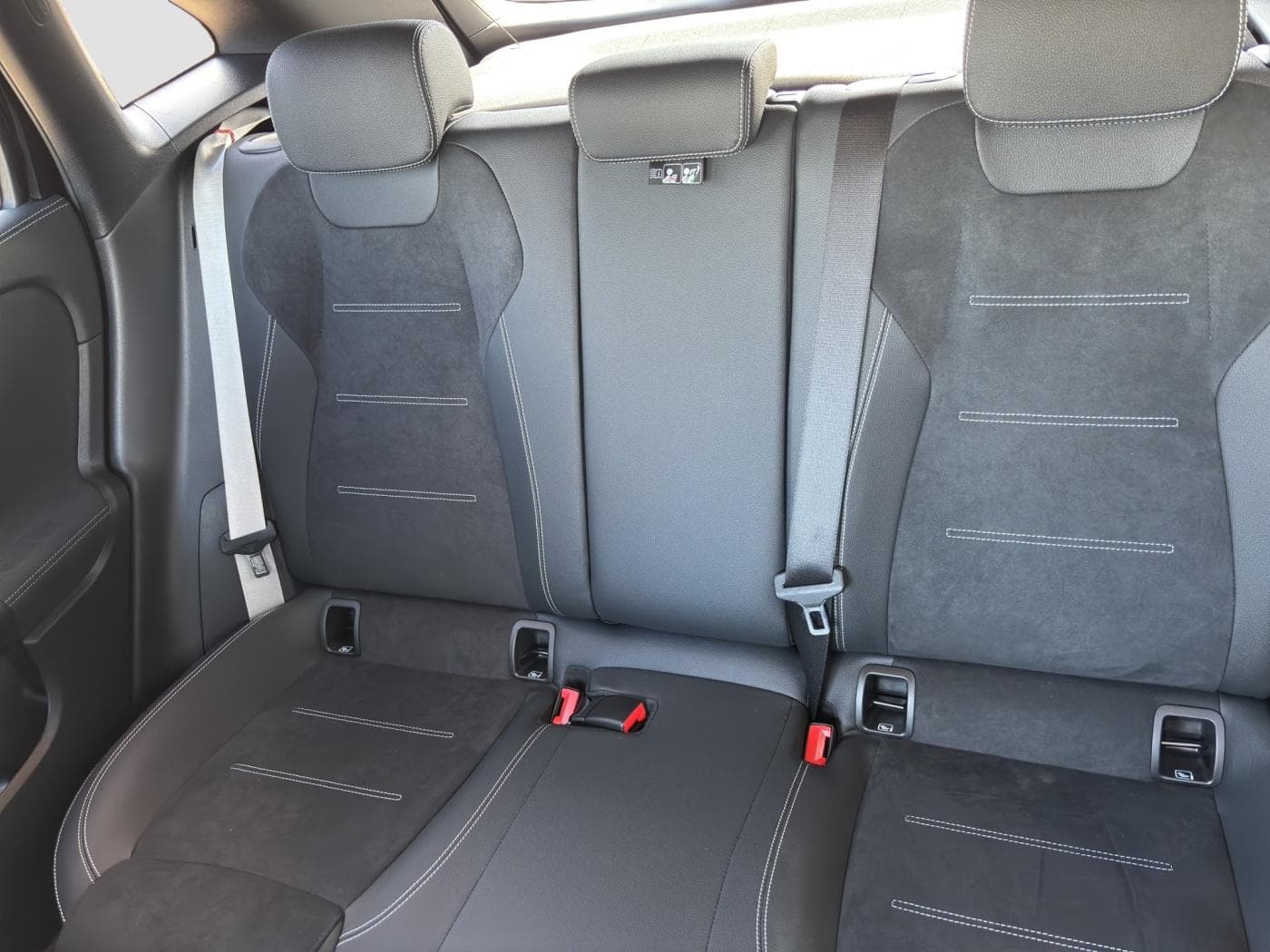 Mercedes-Benz GLA 180 Bild 16