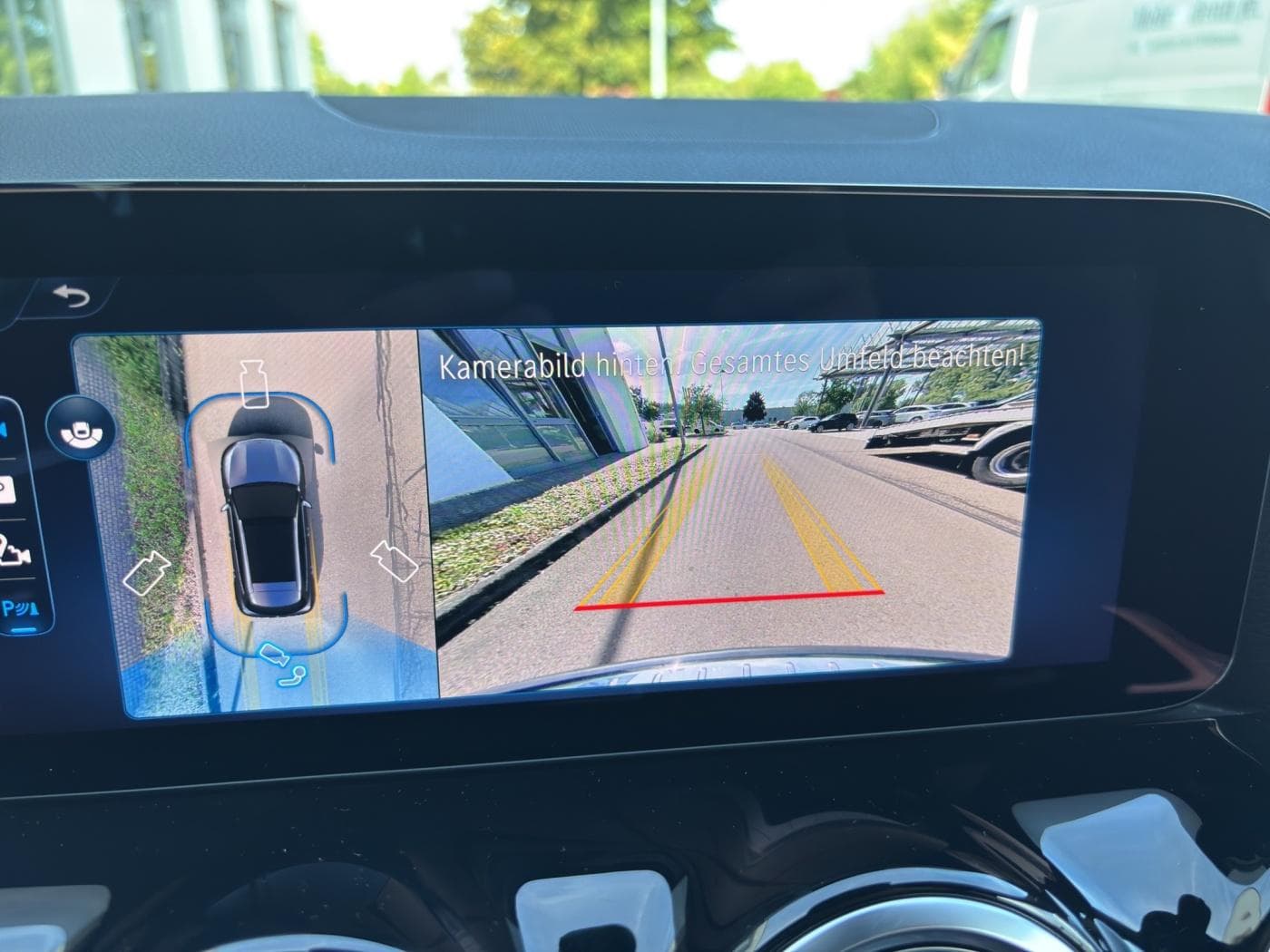 Mercedes-Benz GLA 180 Bild 17