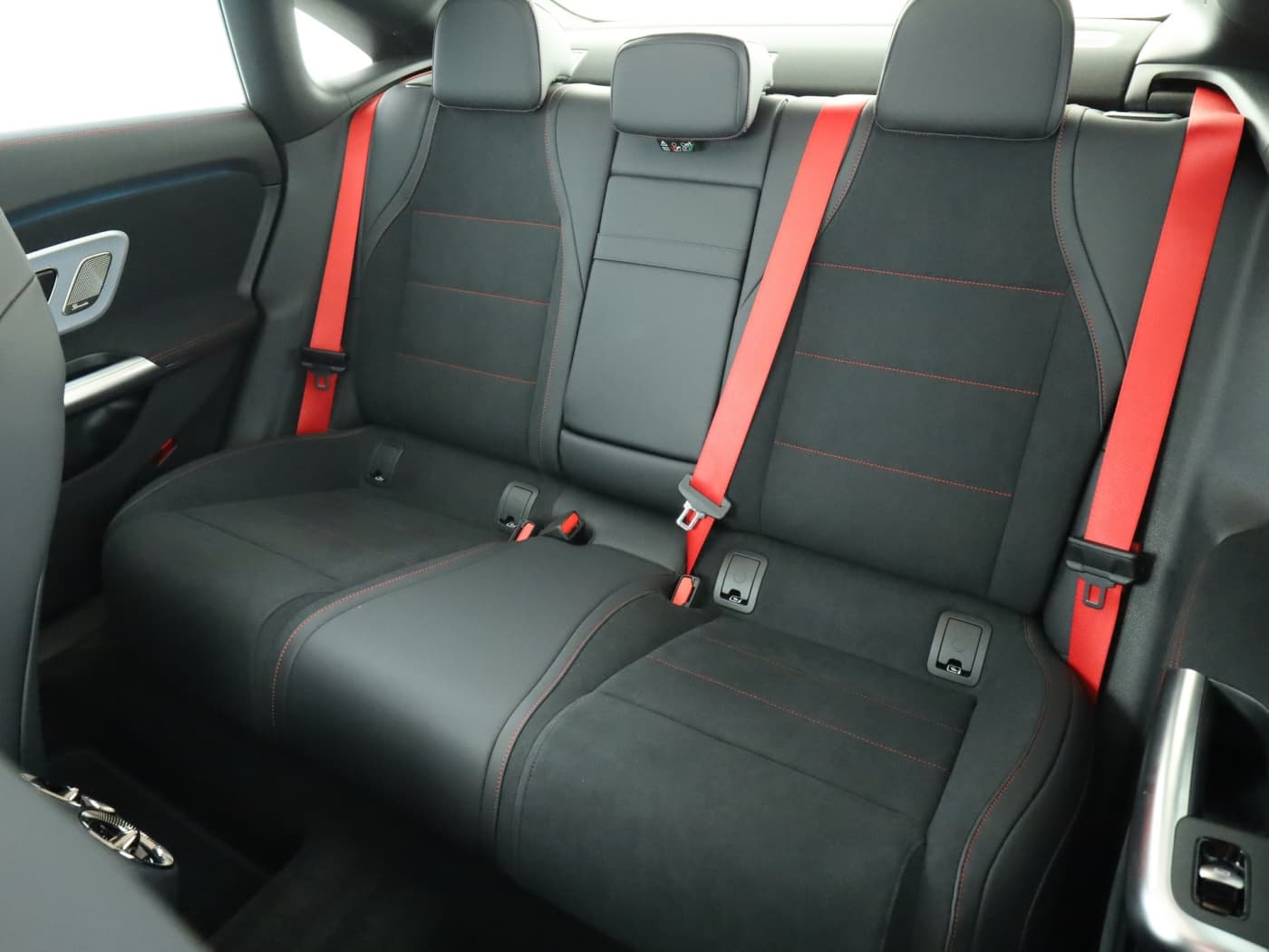 Mercedes-Benz CLA 220 4MATIC Bild 18