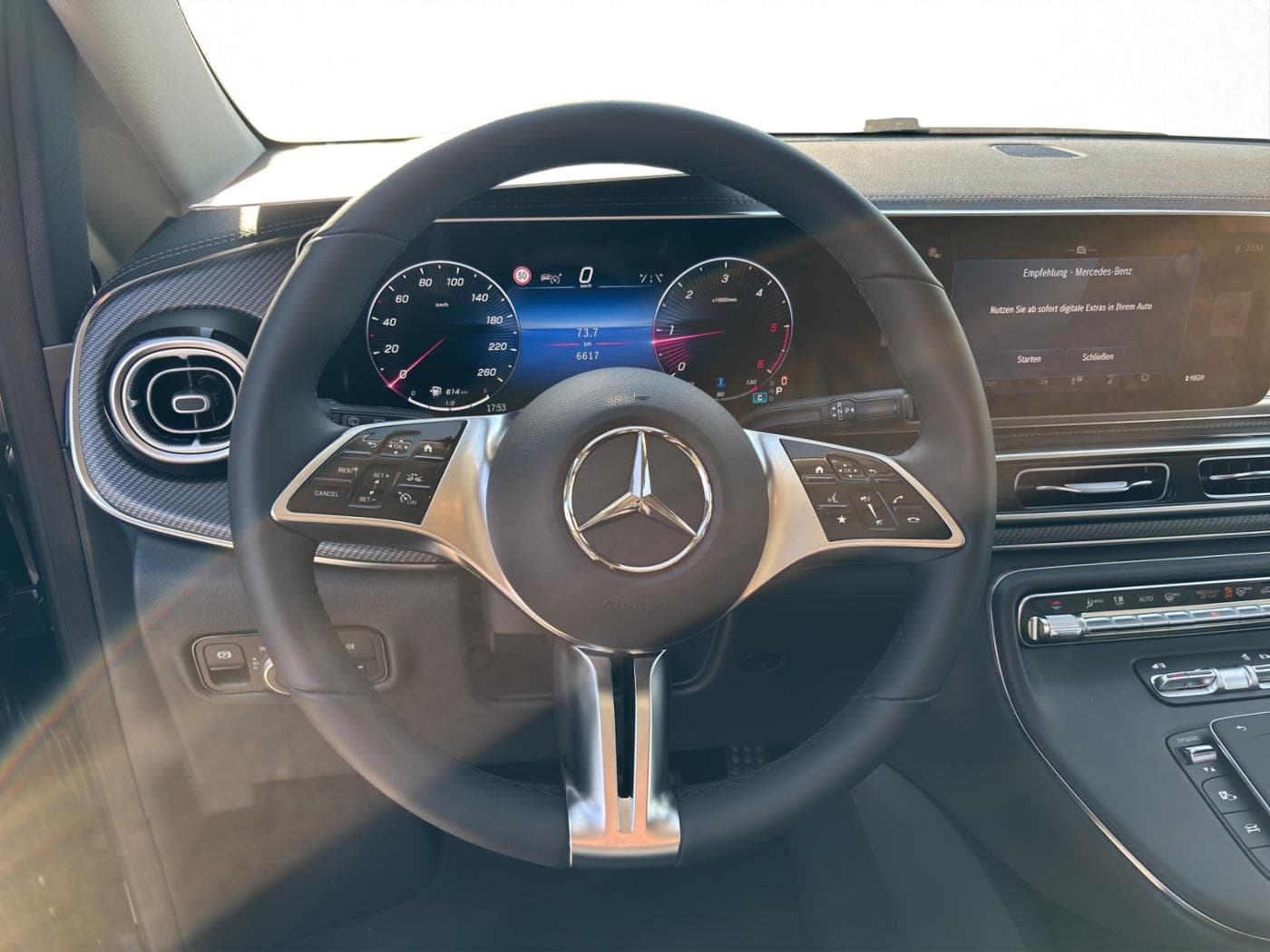 Mercedes-Benz V 250 d 4MATIC AVANTGARDE AMG Bild 10
