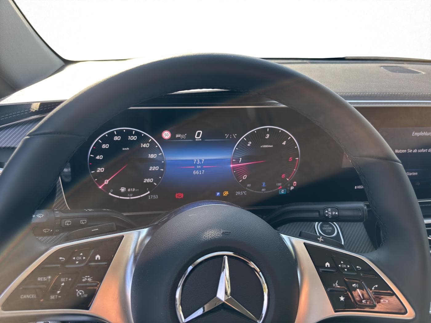 Mercedes-Benz V 250 d 4MATIC AVANTGARDE AMG Bild 11