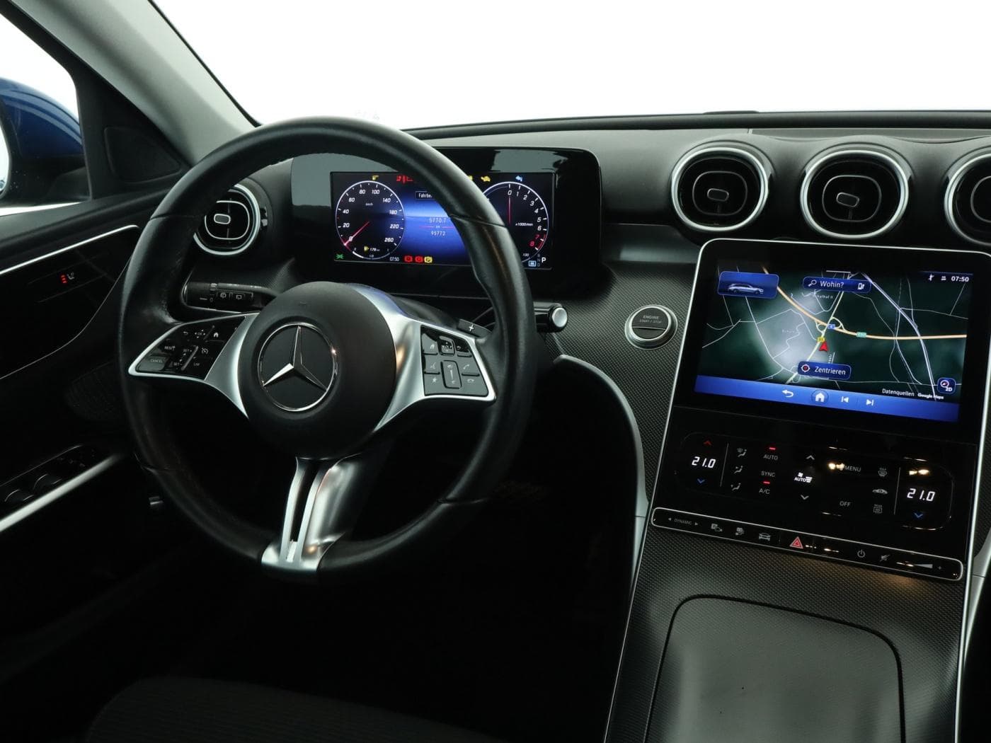 Mercedes-Benz C 300 e T Bild 10