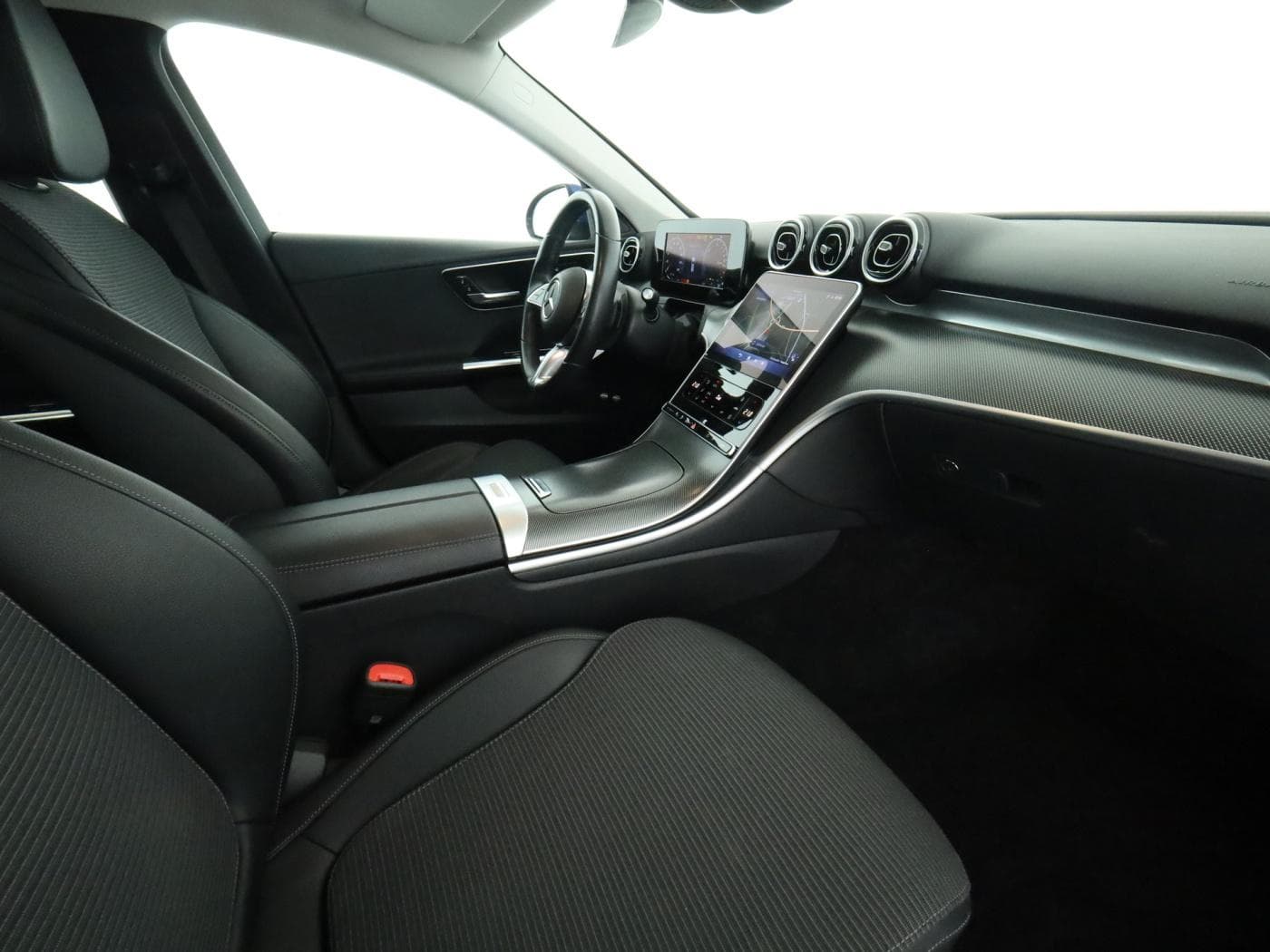 Mercedes-Benz C 300 e T Bild 17