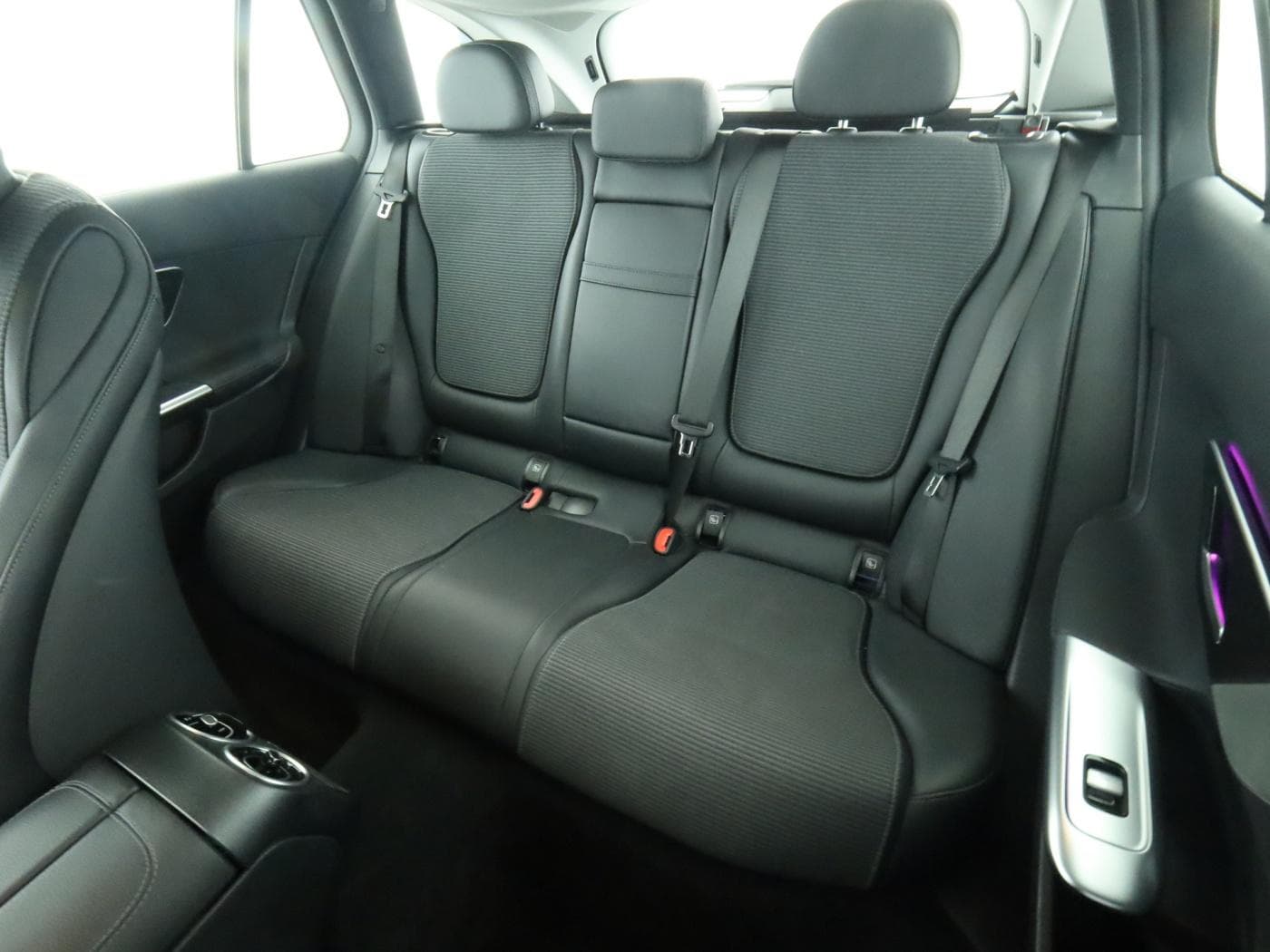 Mercedes-Benz C 300 e T Bild 18