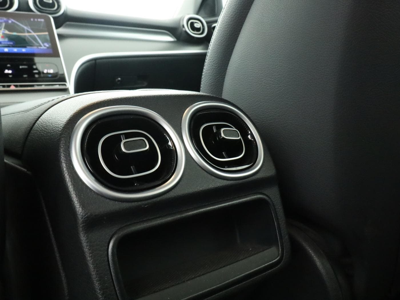 Mercedes-Benz C 300 e T Bild 23