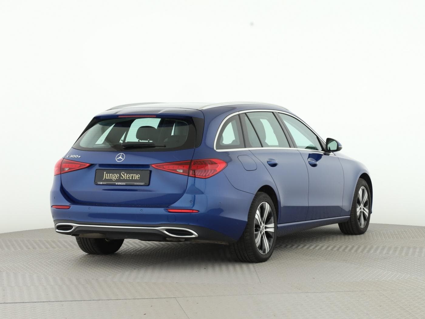 Mercedes-Benz C 300 e T Bild 4