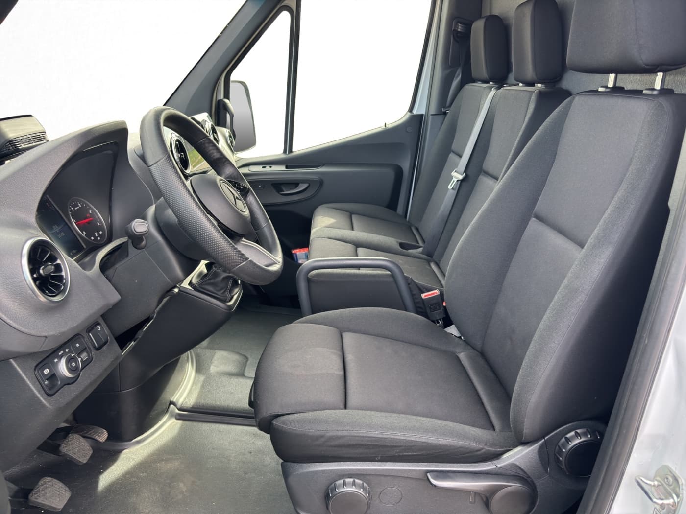 Mercedes-Benz Sprinter 317 CDI Koffer lang Bild 12