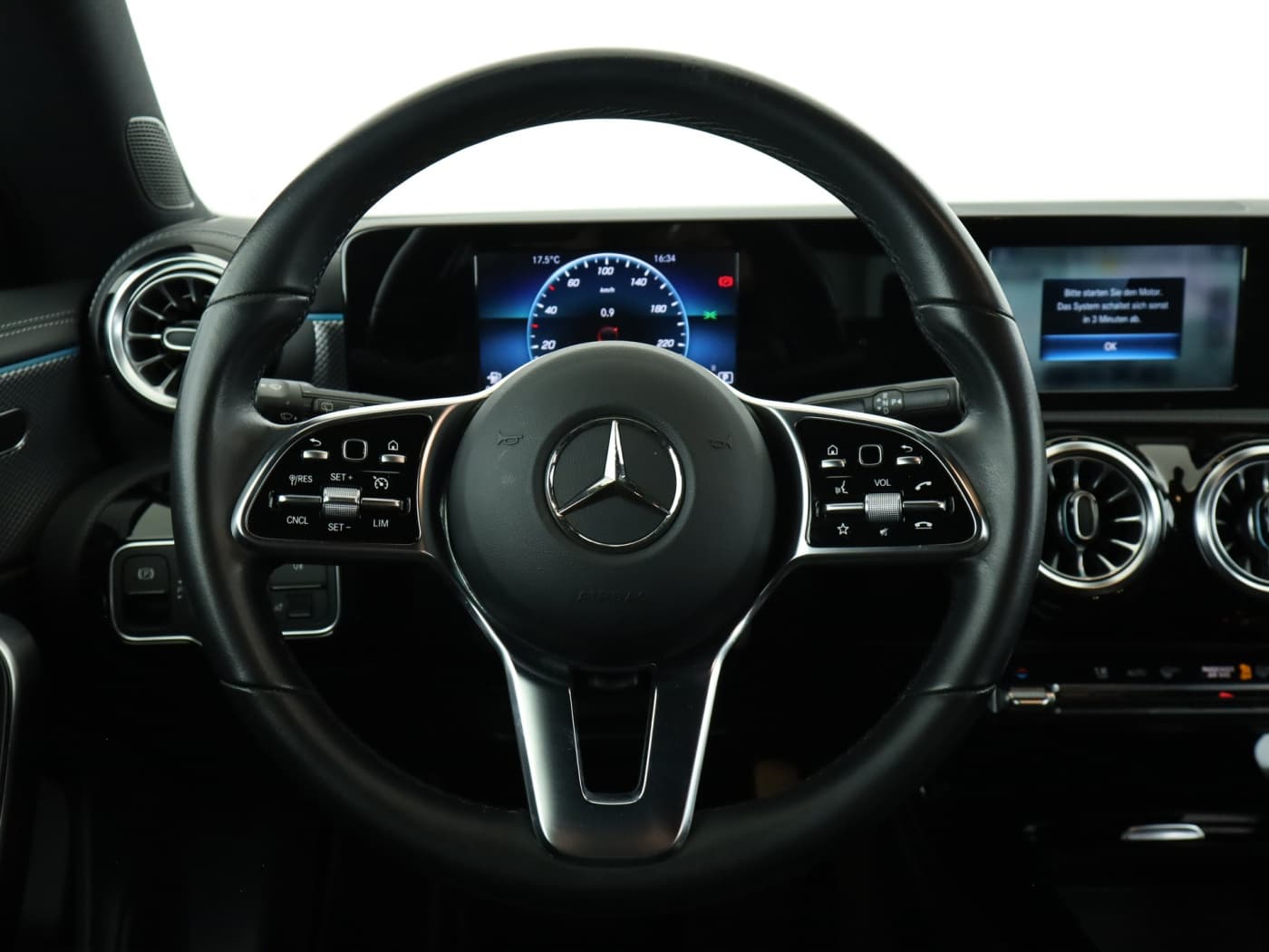 Mercedes-Benz CLA 180 d SB Bild 11