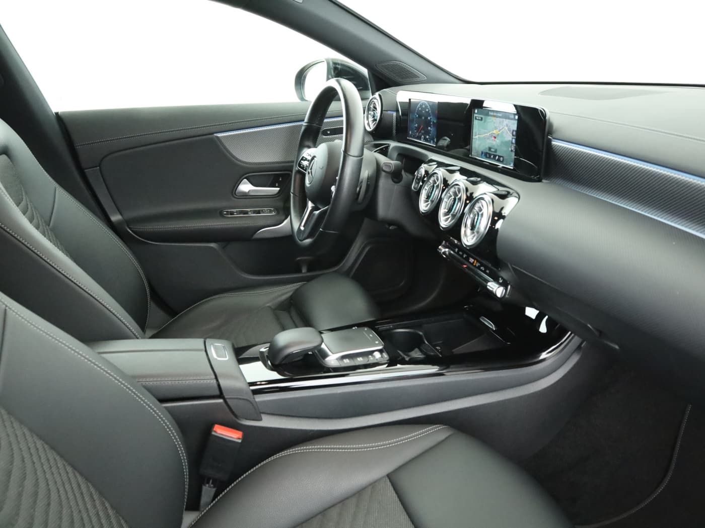 Mercedes-Benz CLA 180 d SB Bild 17