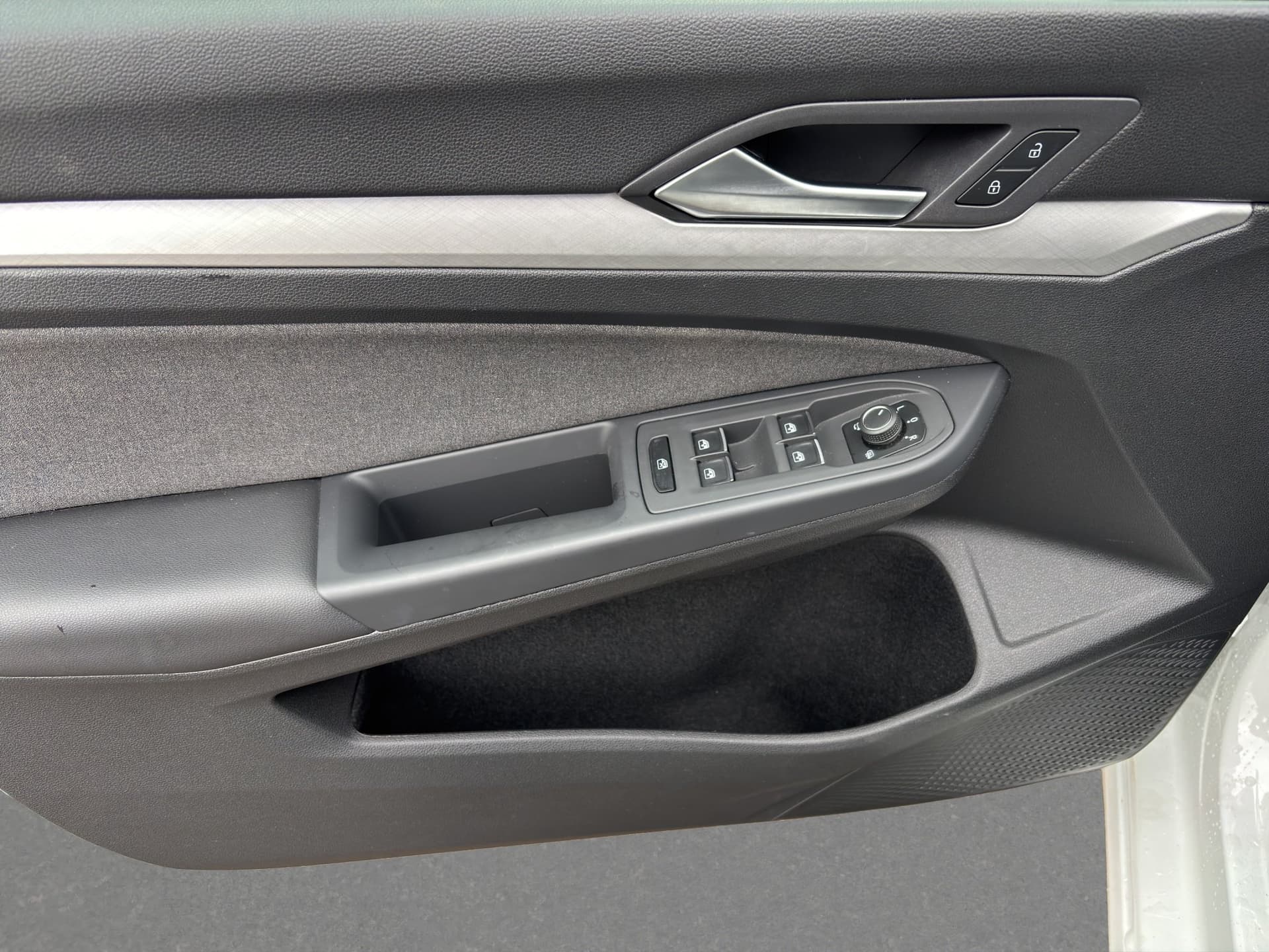 Volkswagen Golf Variant Life 1.5 TSI 115 PS ACC APP Kamera Soundsystem Bild 14