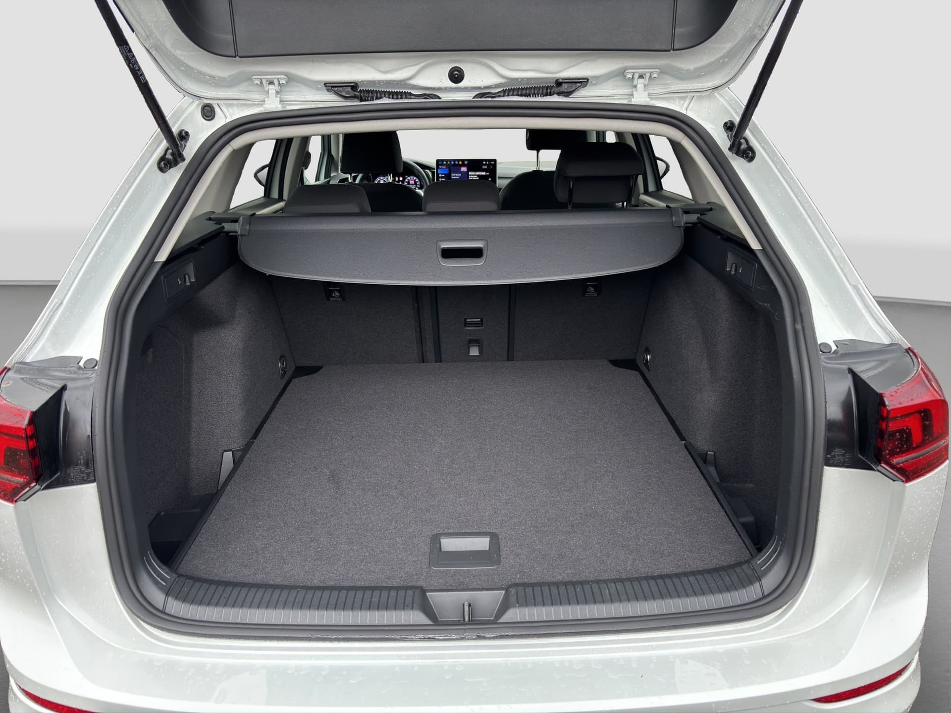 Volkswagen Golf Variant Life 1.5 TSI 115 PS ACC APP Kamera Soundsystem Bild 15