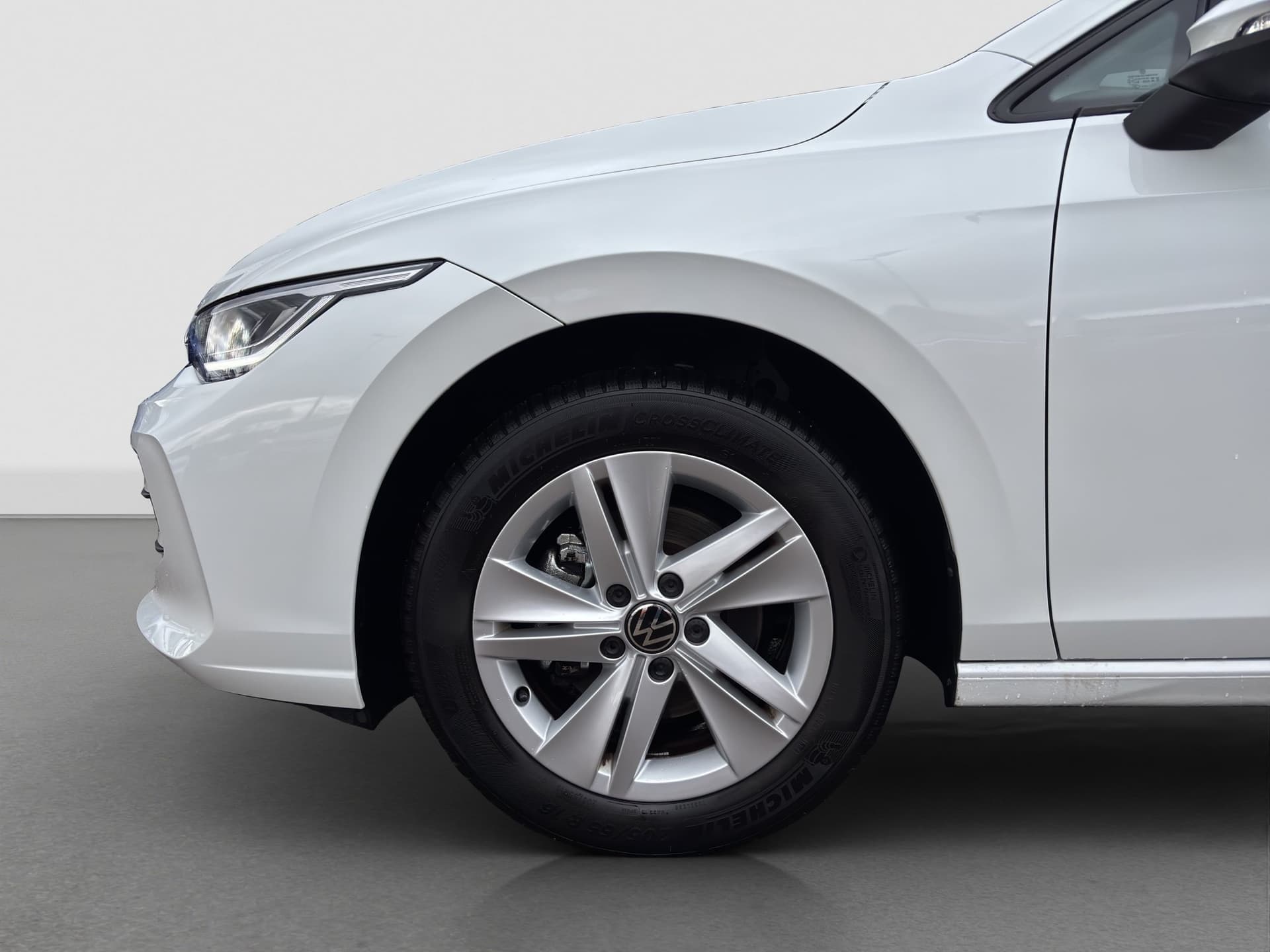 Volkswagen Golf Variant Life 1.5 TSI 115 PS ACC APP Kamera Soundsystem Bild 16