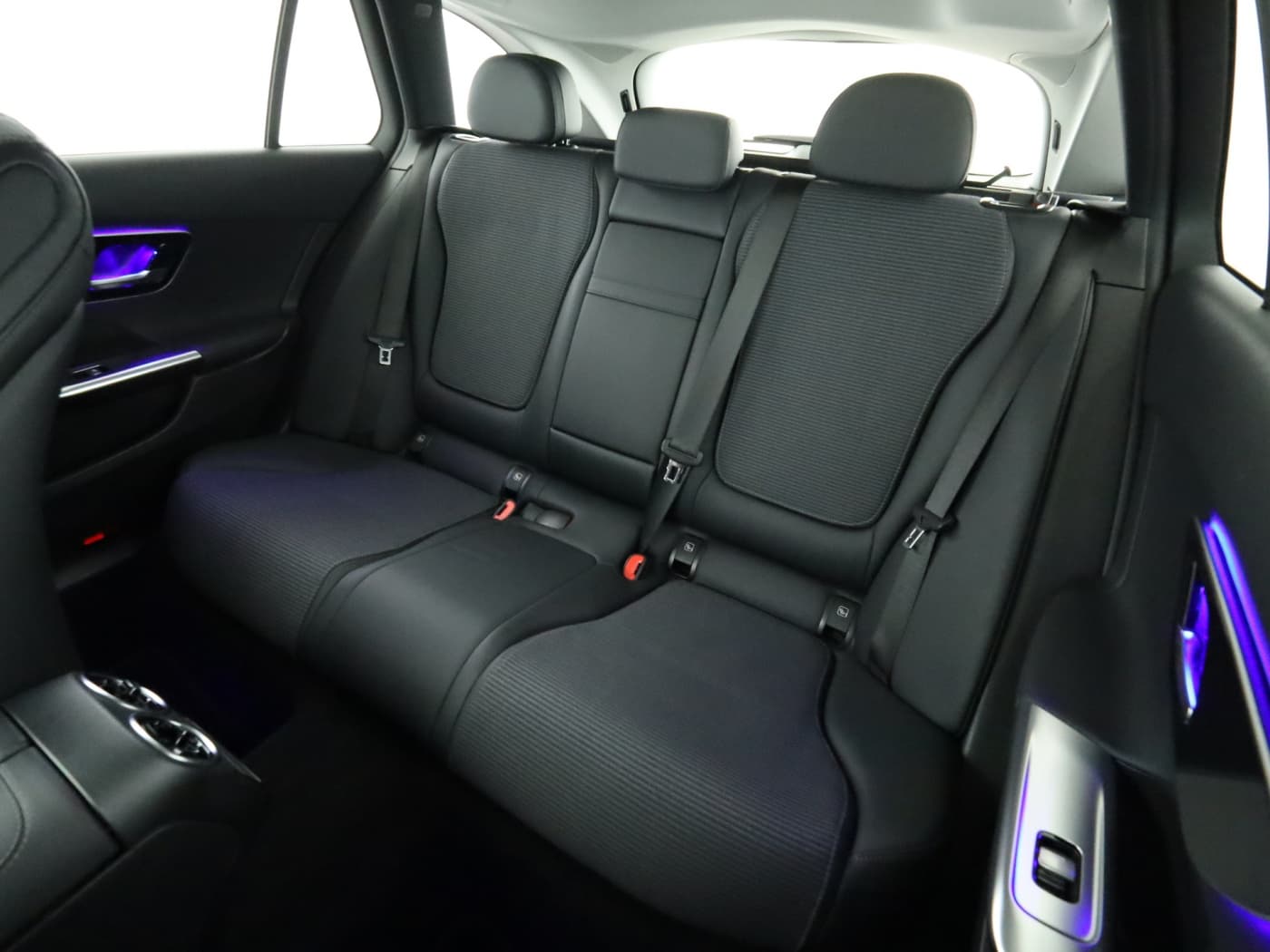 Mercedes-Benz C 300 d T Bild 18