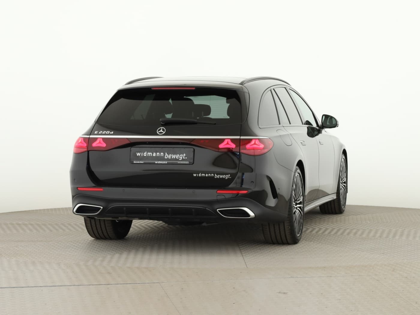 Mercedes-Benz E 220 d T-Modell Bild 2