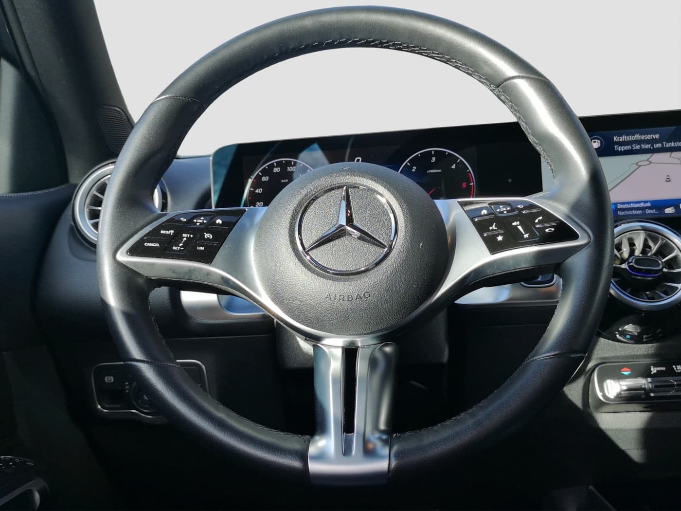 Mercedes-Benz GLB 180 d Bild 10