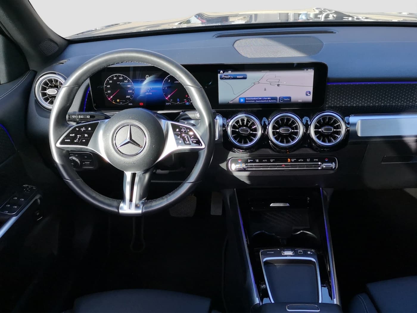 Mercedes-Benz GLB 180 d Bild 9