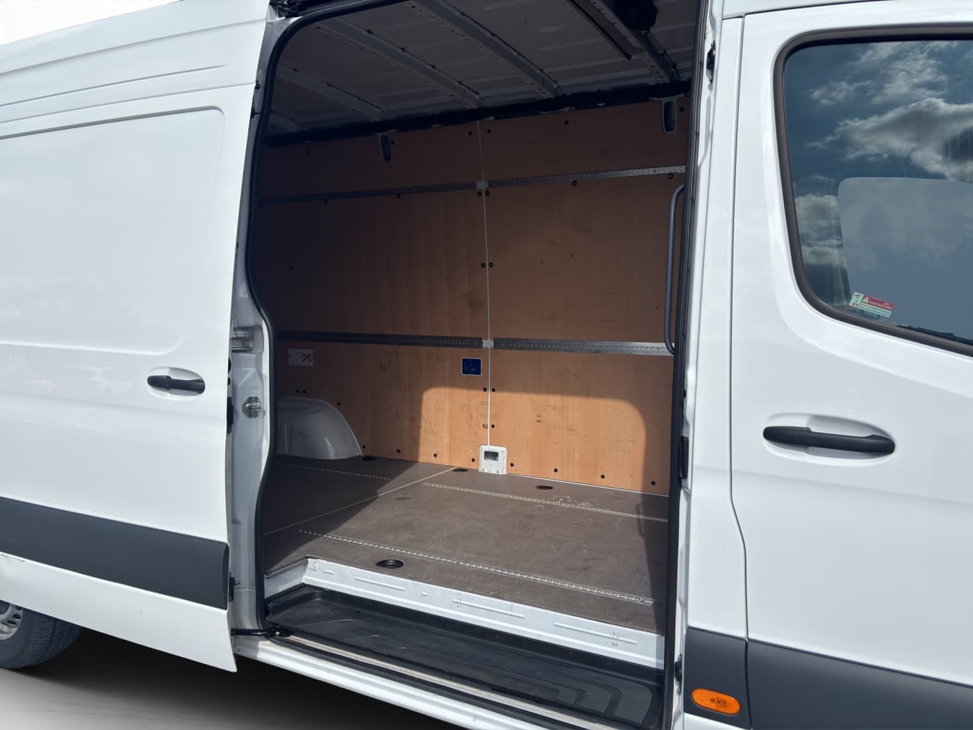 Mercedes-Benz Sprinter 317 CDI Kasten lang Hochdach Bild 16