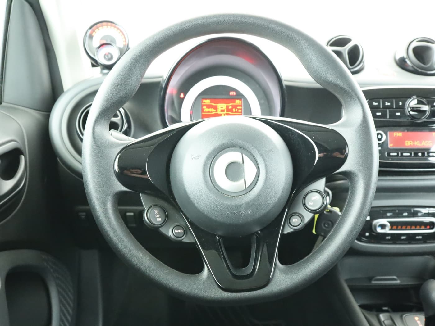 Smart fortwo EQ cabrio Bild 11