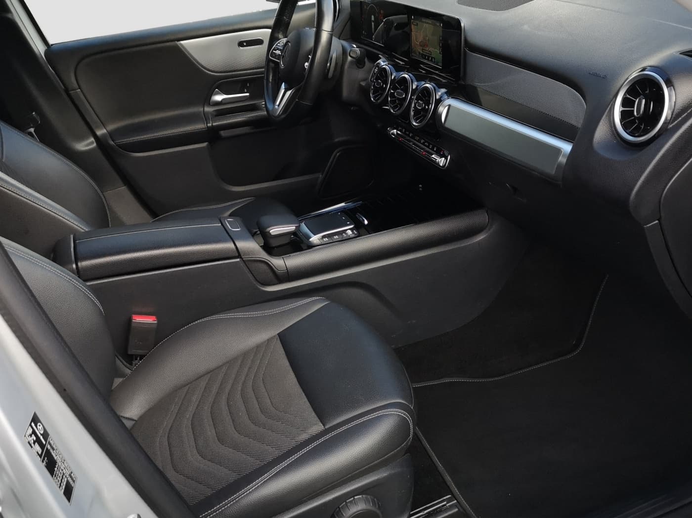 Mercedes-Benz GLB 220 d Bild 15