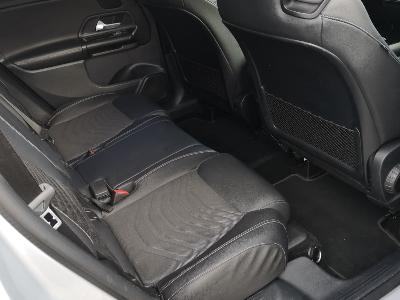 Mercedes-Benz GLB 220 d Bild 16