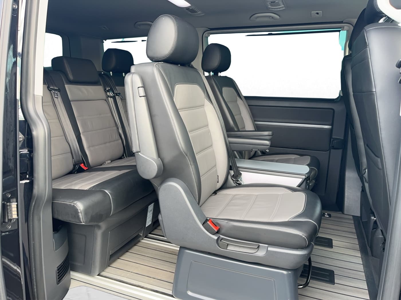 Volkswagen T6.1 2.0 TDI 4Motion Multivan Highline Bild 15