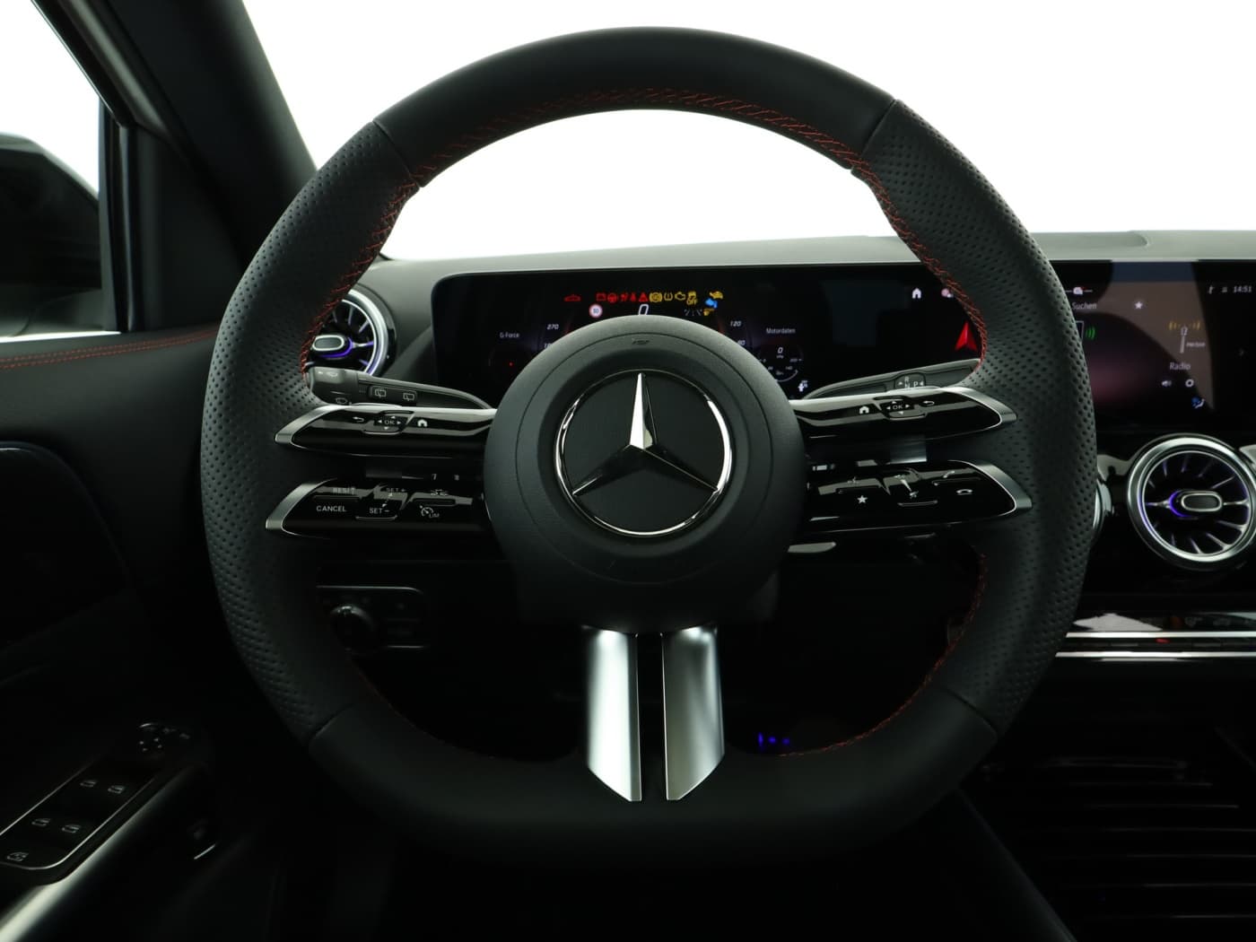 Mercedes-Benz GLA 200 Bild 11