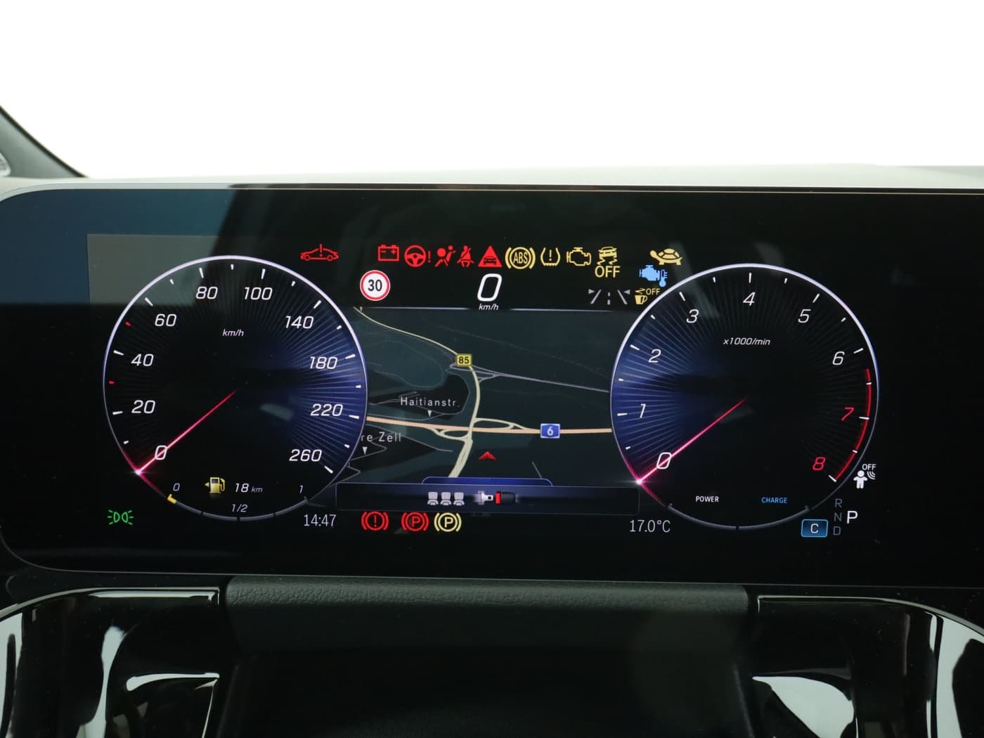Mercedes-Benz GLA 200 Bild 12