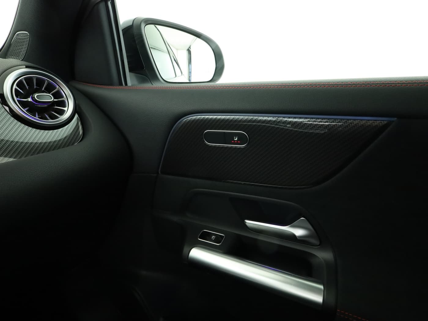 Mercedes-Benz GLA 200 Bild 16