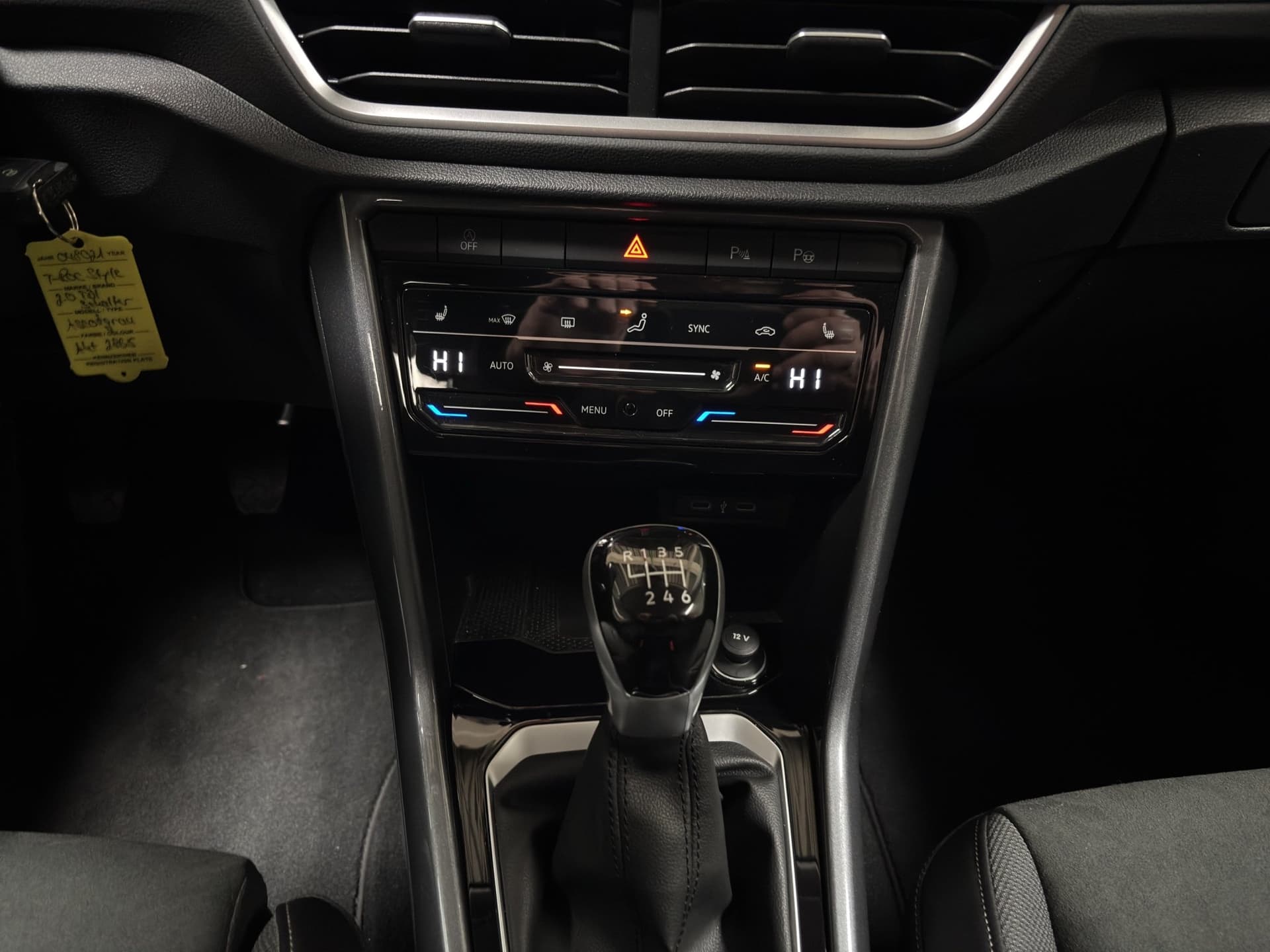 Volkswagen T-ROC Style 2.0 TDI 115 PS NAVI AHK ACC Kamera Bild 12