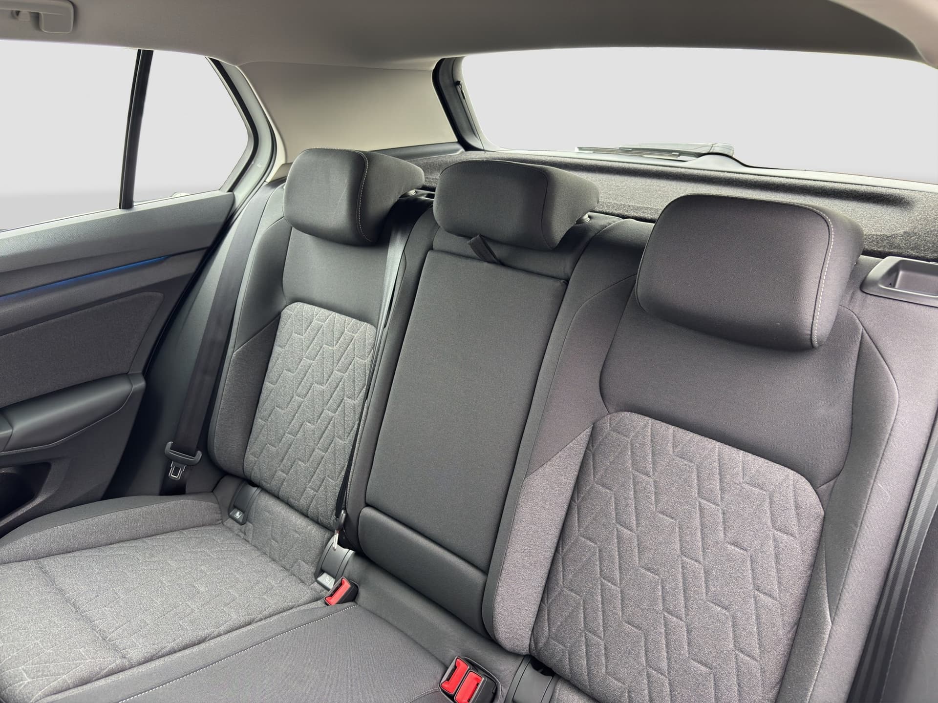 Volkswagen Golf Life 1.5 eTSI 115 PS DSG Standheizung Kamera Bild 15