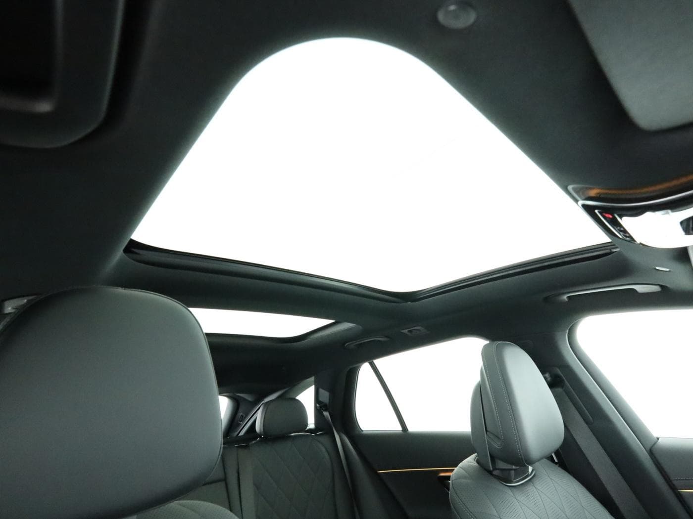 Mercedes-Benz E 450 4MATIC T-Modell Bild 21