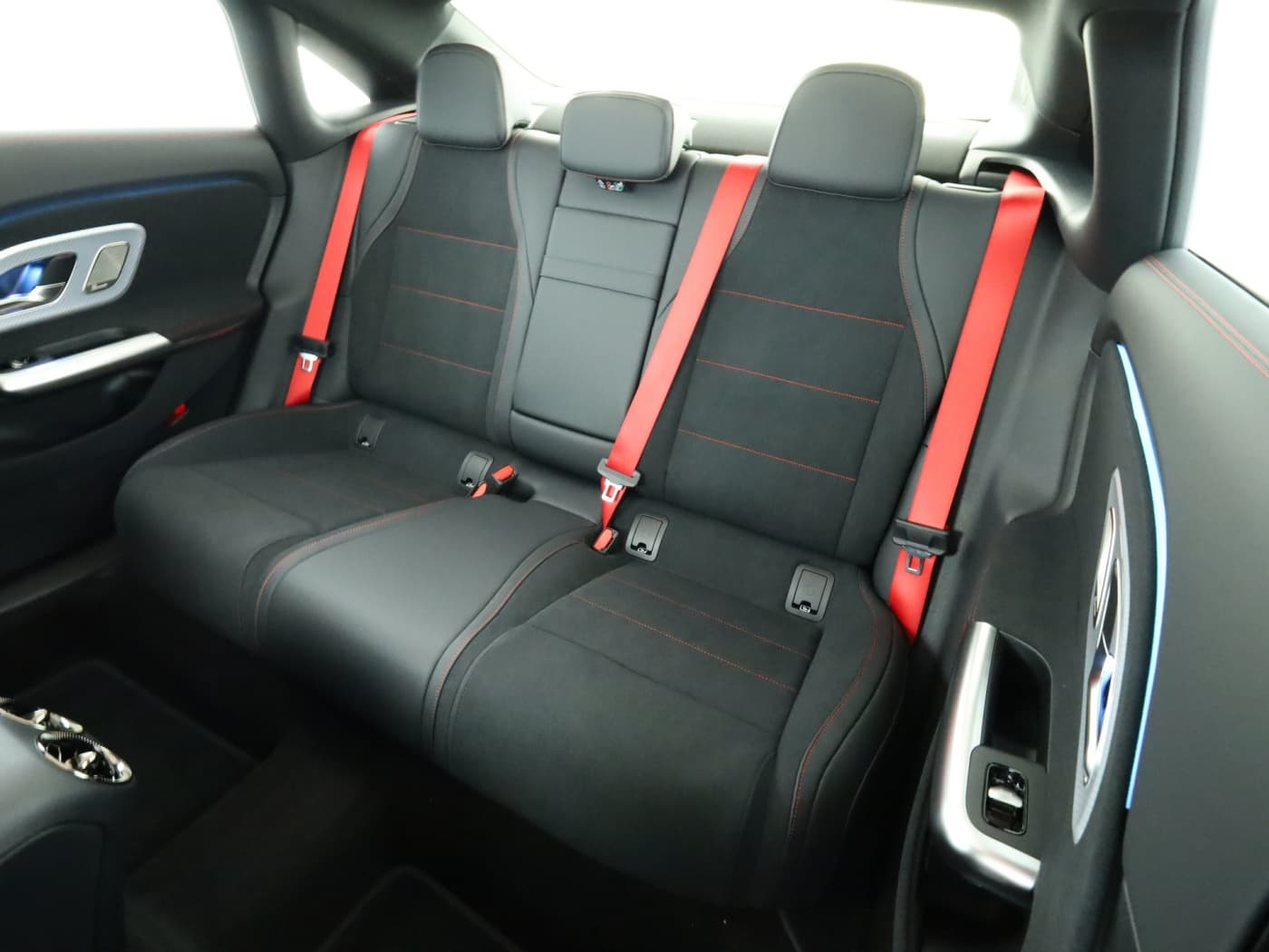 Mercedes-Benz CLA 220 4MATIC Bild 18