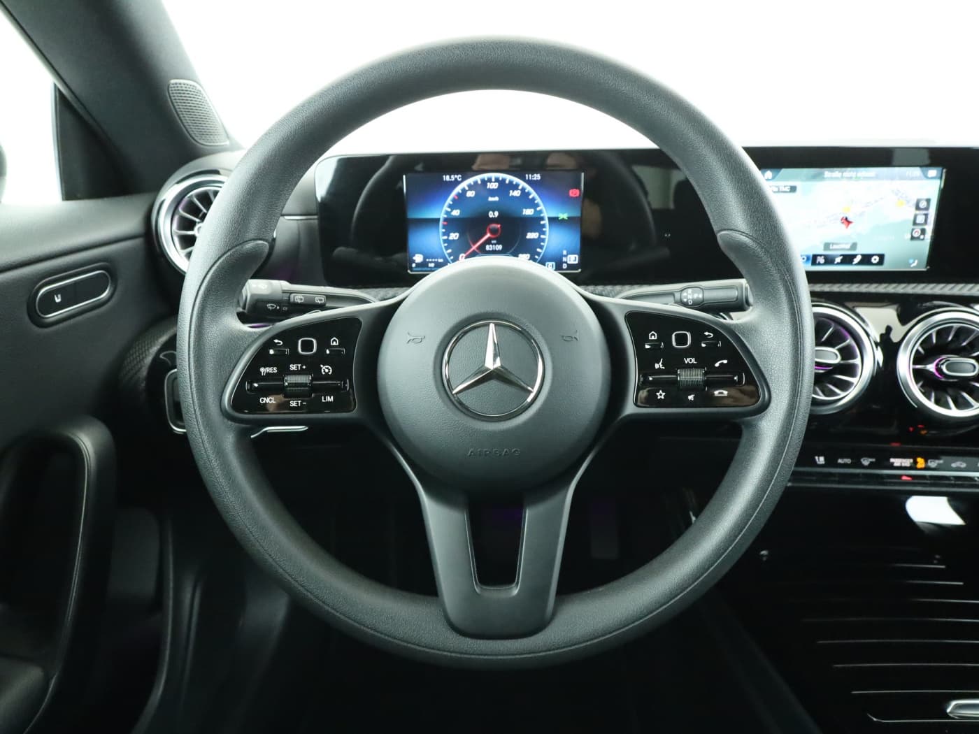 Mercedes-Benz CLA 180 d SB Bild 11
