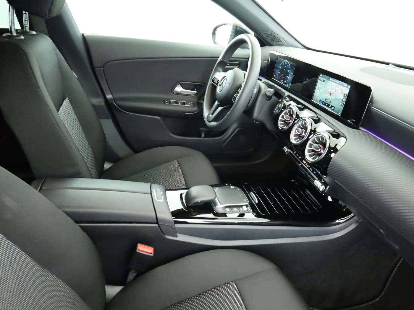 Mercedes-Benz CLA 180 d SB Bild 17