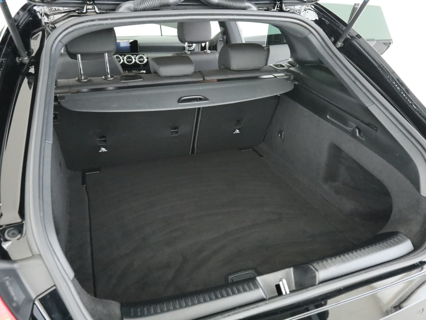 Mercedes-Benz CLA 180 d SB Bild 22