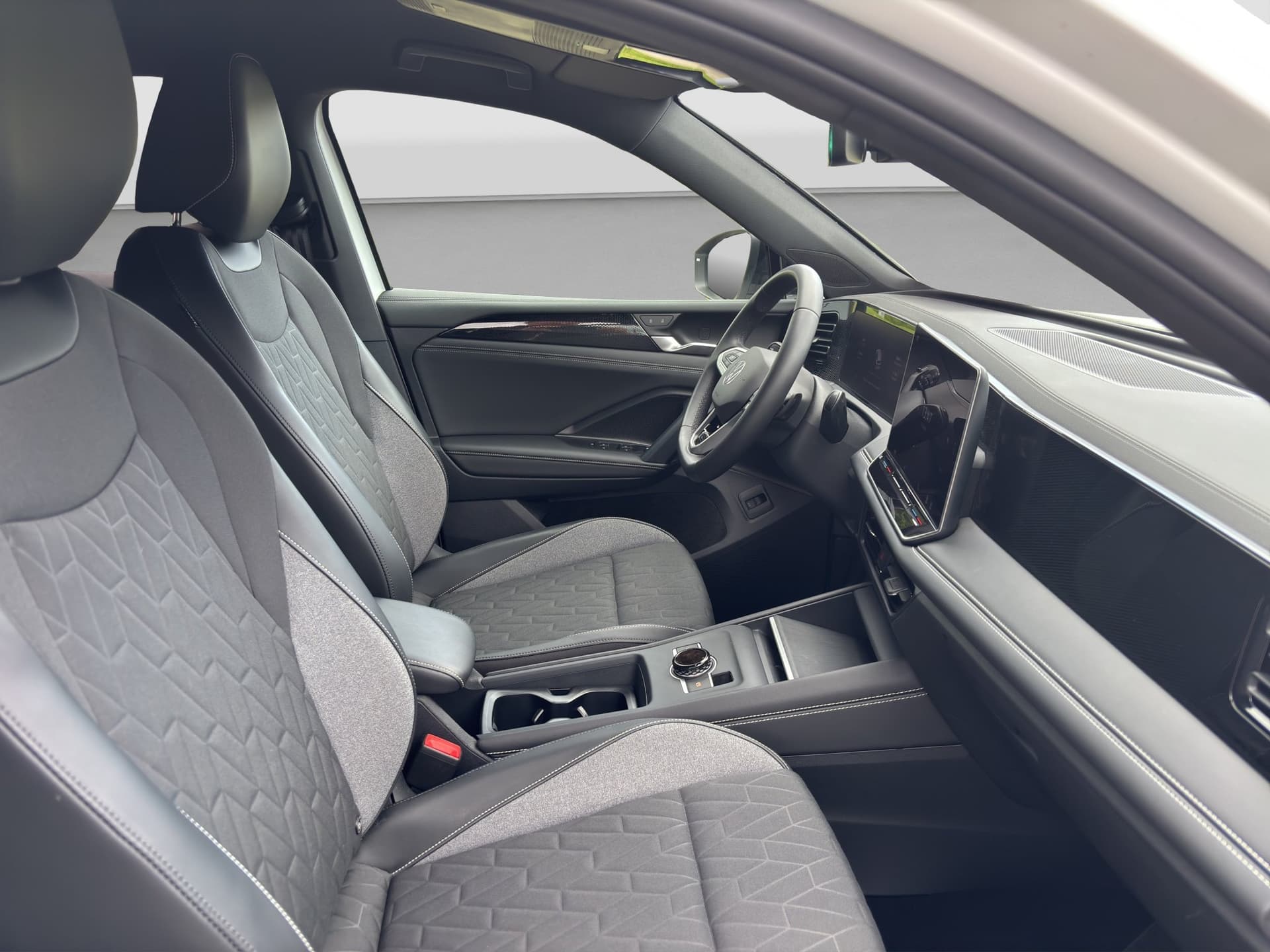 Volkswagen Tiguan Life 1.5 TSI 150 PS DSG AHK NAVI ACC Kamera Bild 13