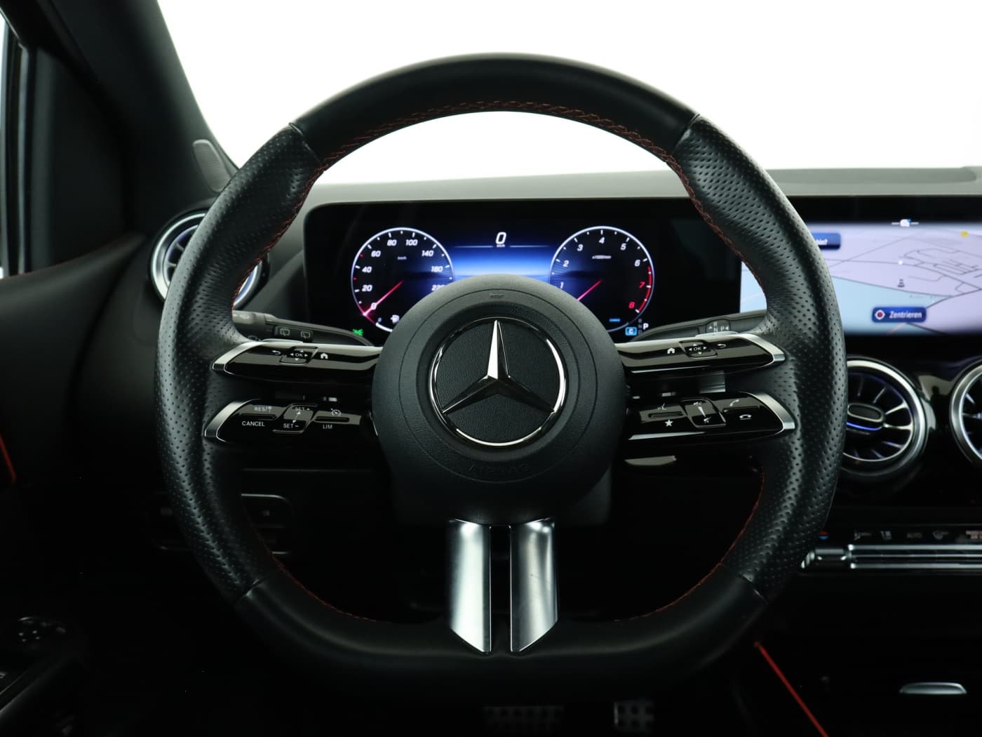 Mercedes-Benz B 220 4M Bild 11