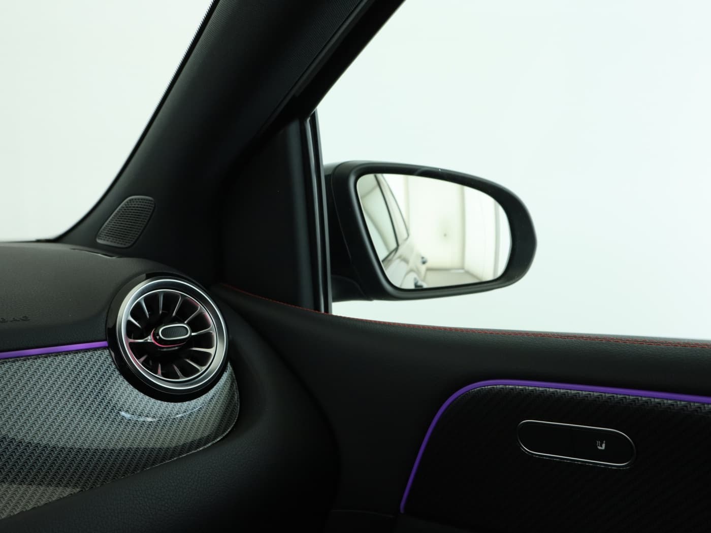 Mercedes-Benz B 220 4M Bild 16