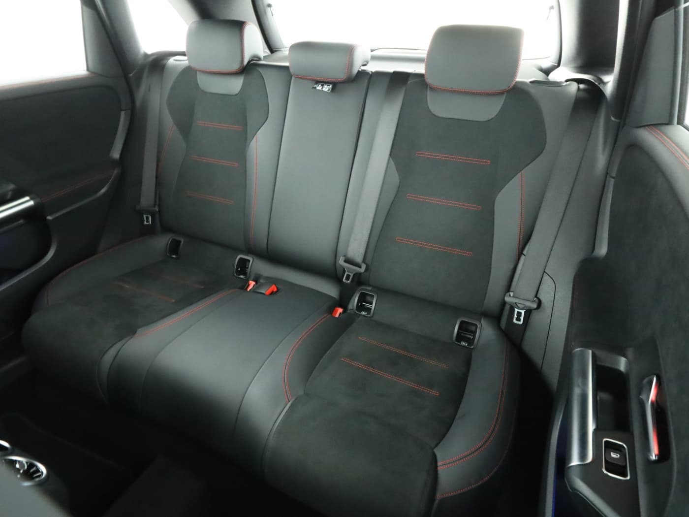 Mercedes-Benz B 220 4M Bild 18
